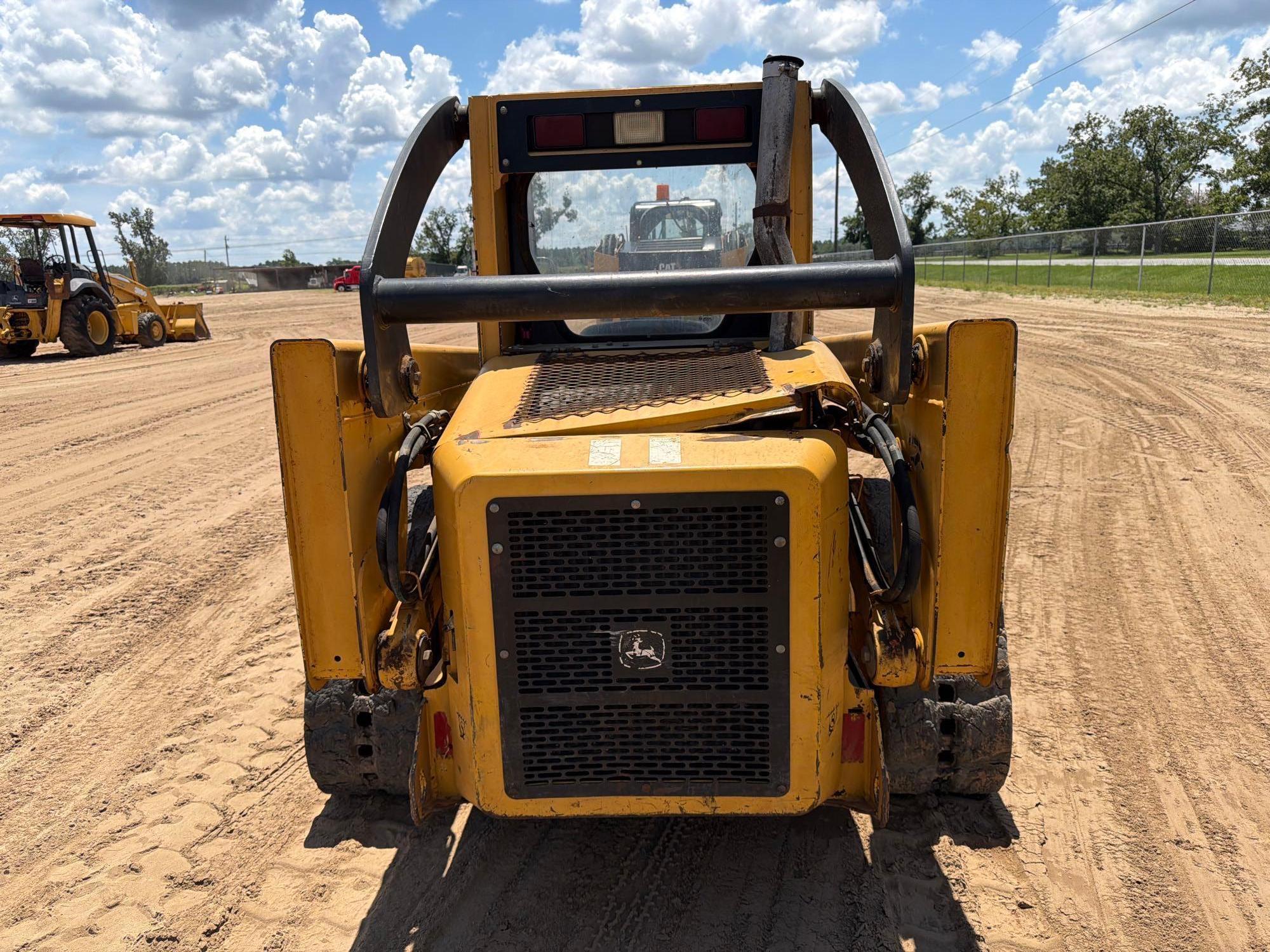 John Deere 322