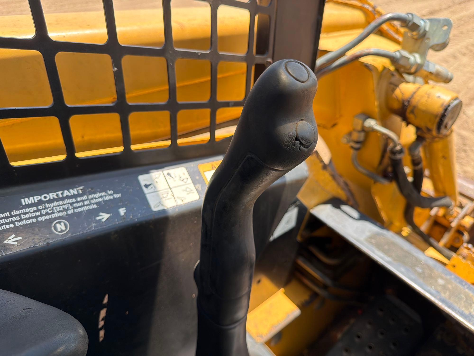 John Deere 322