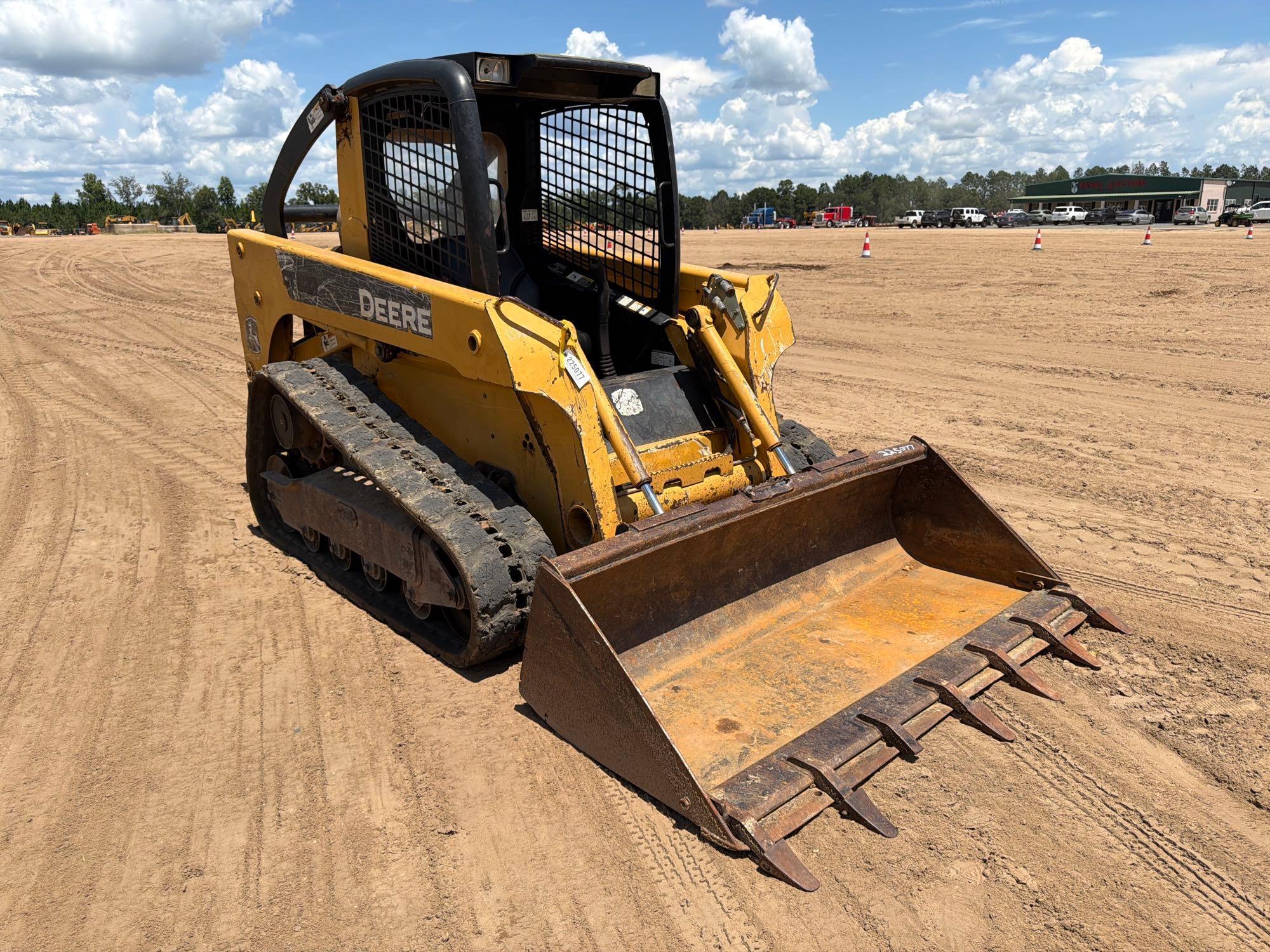 John Deere 322