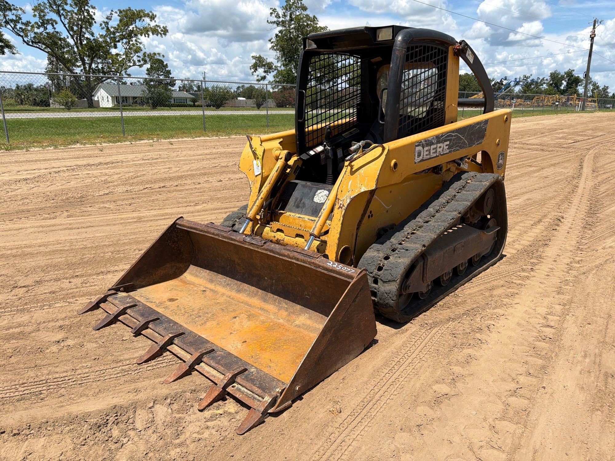 John Deere 322