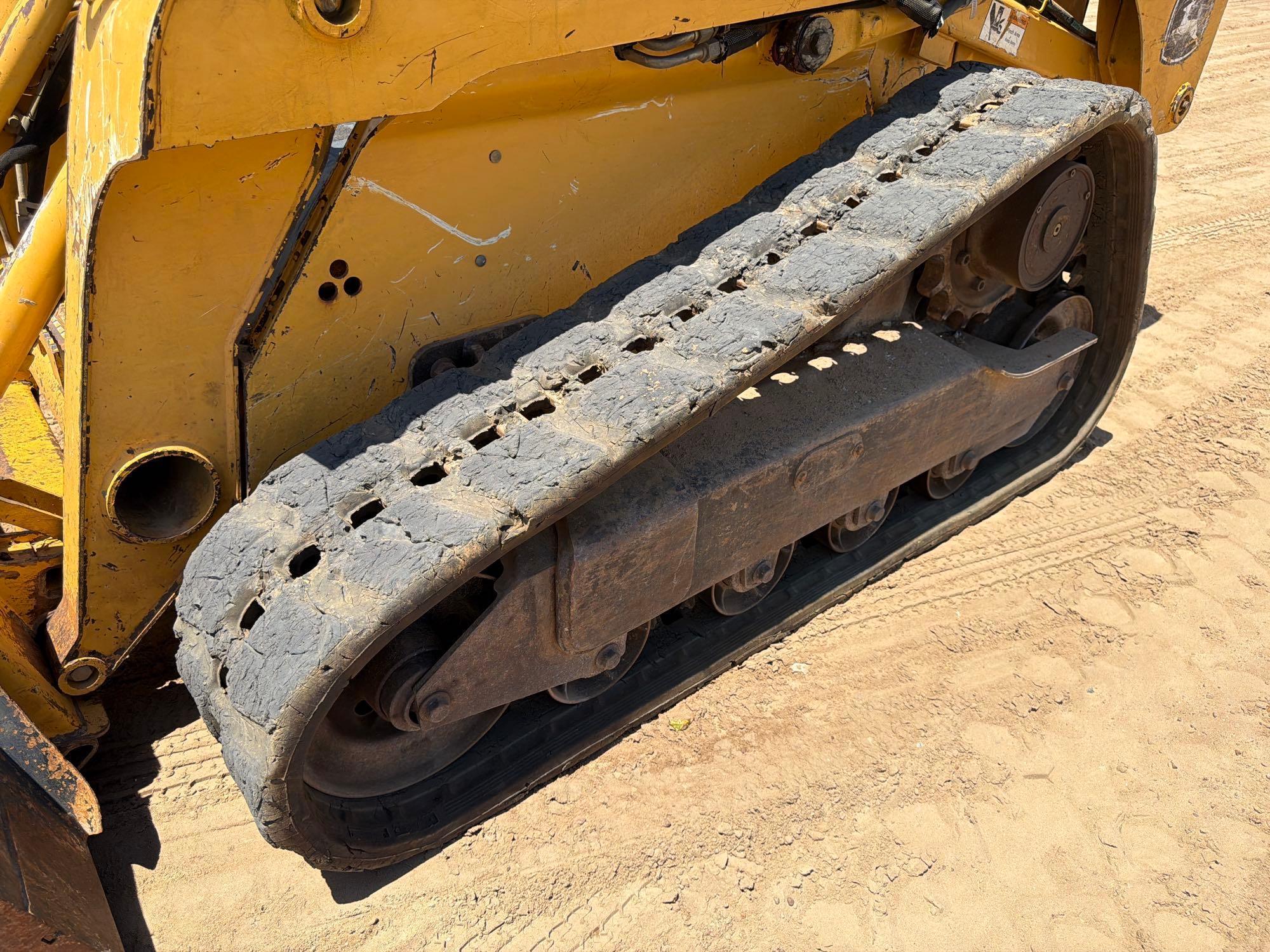 John Deere 322