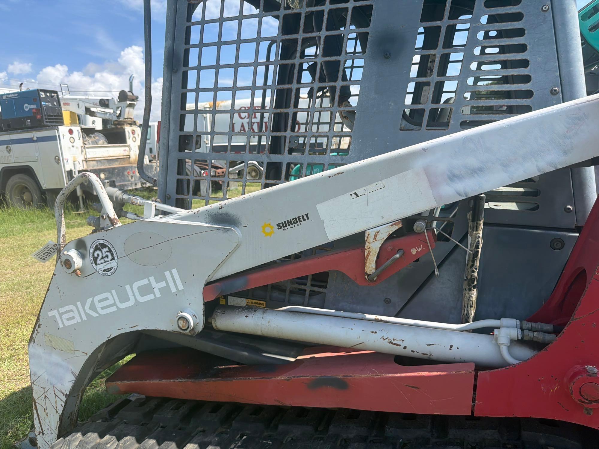 2004 Takeuchi TL130