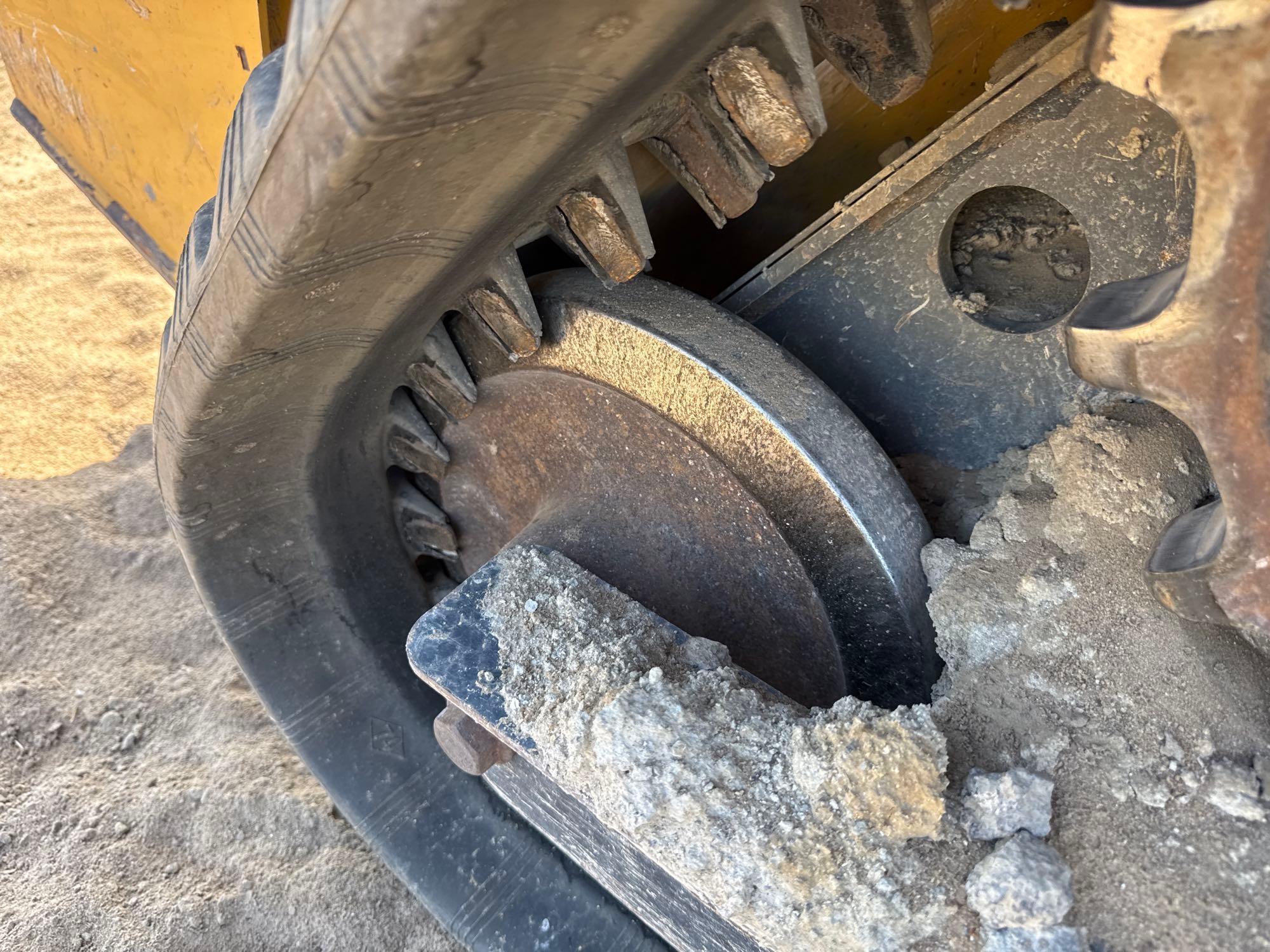 2019 John Deere 317G