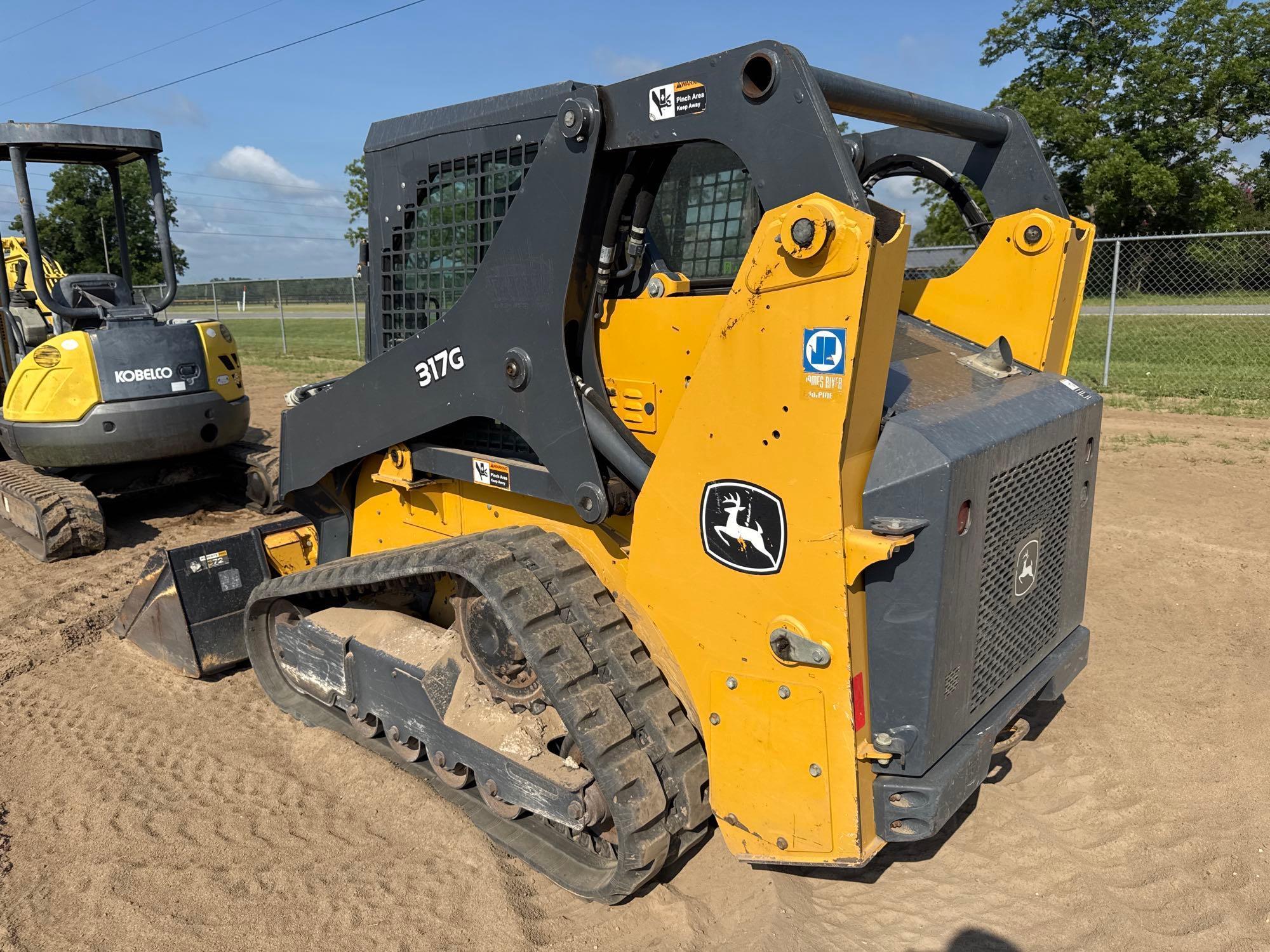2019 John Deere 317G