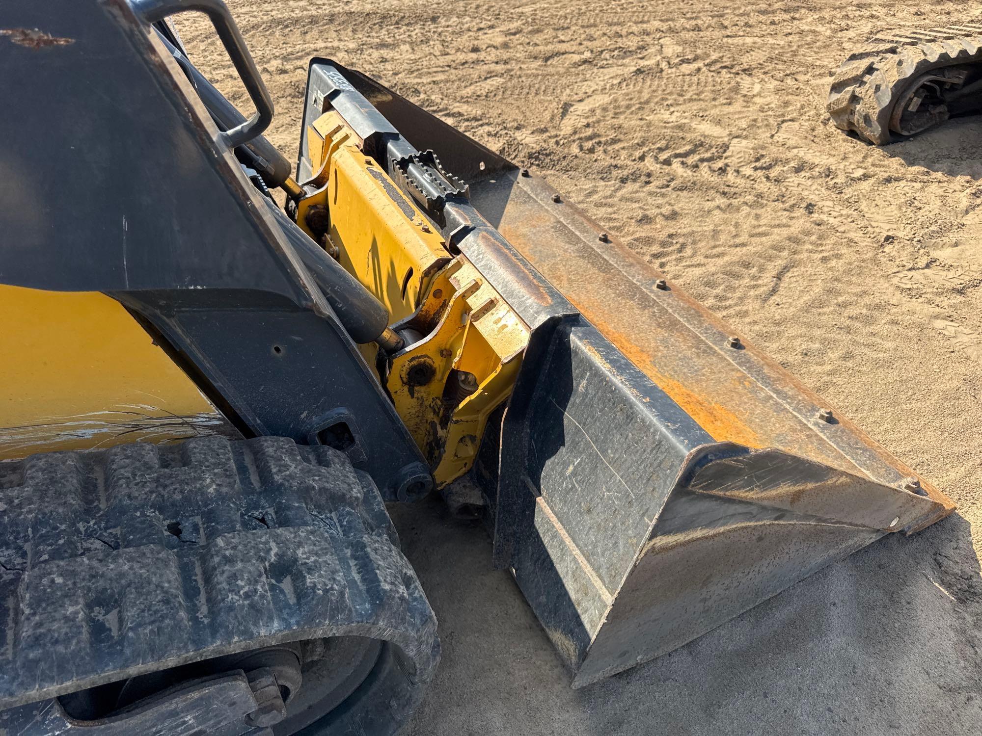 2019 John Deere 317G