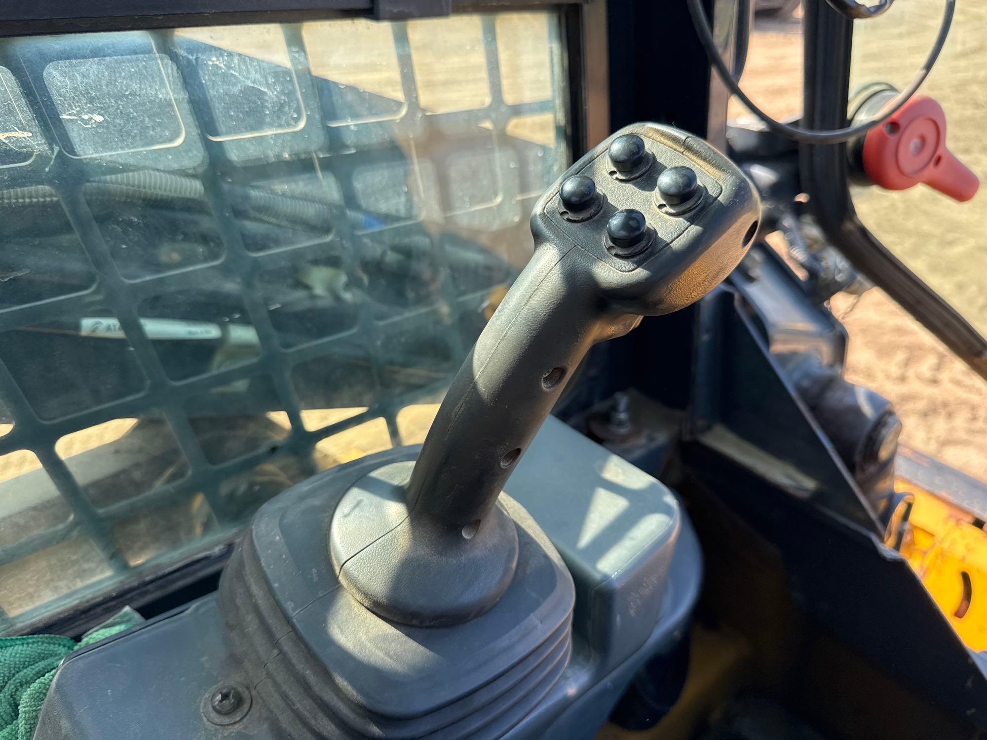 2019 John Deere 317G