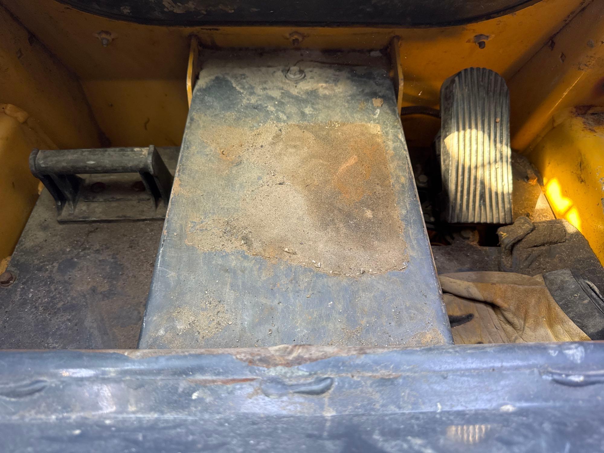 2019 John Deere 317G