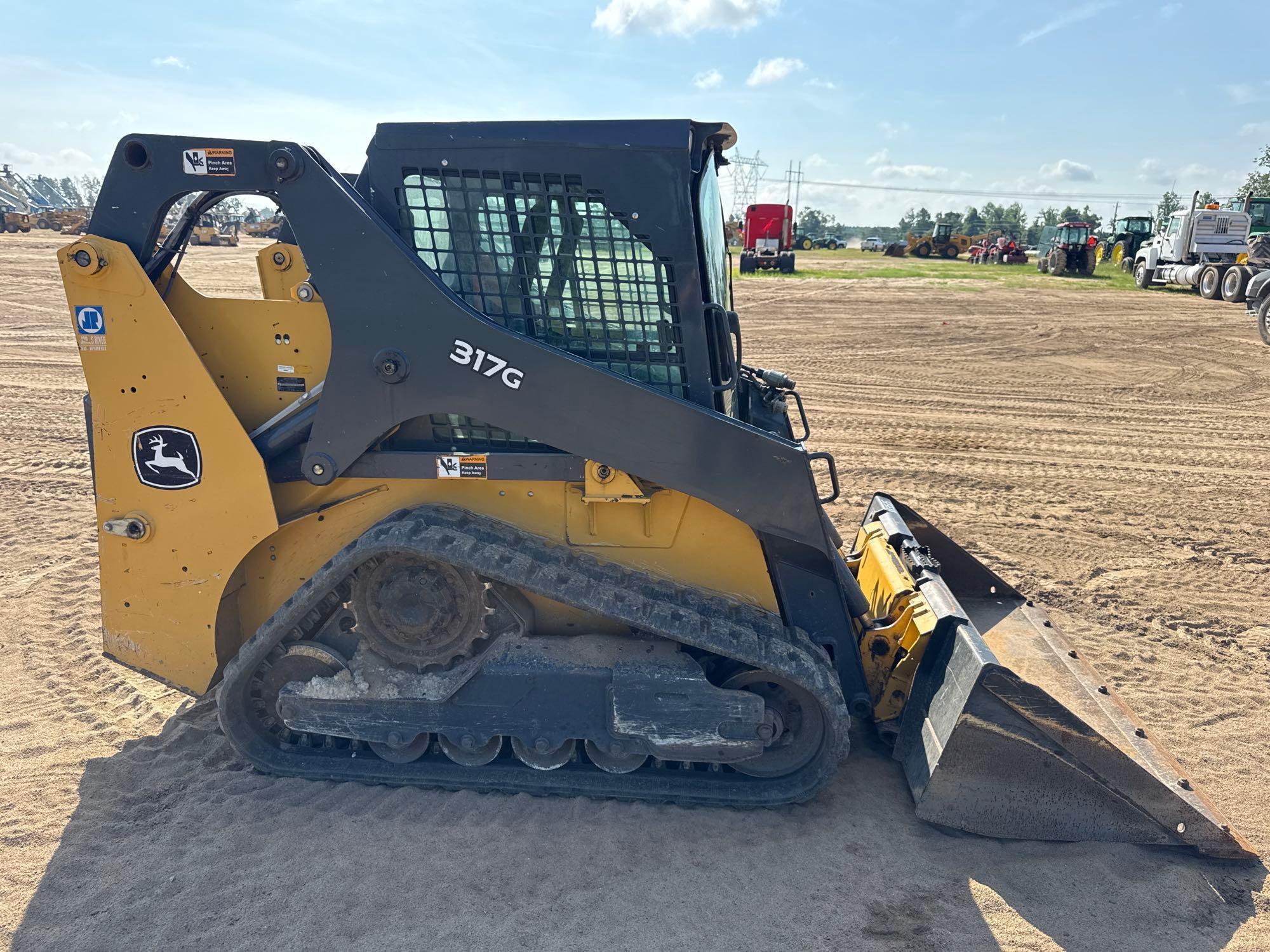 2019 John Deere 317G