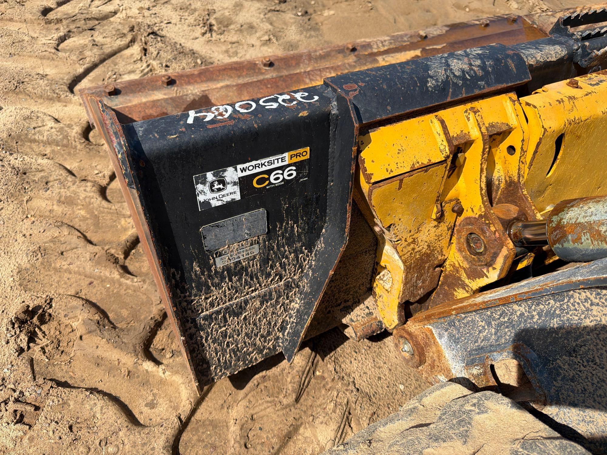 2019 John Deere 317G