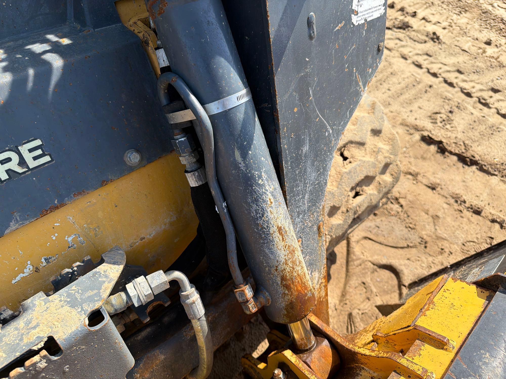 2019 John Deere 317G