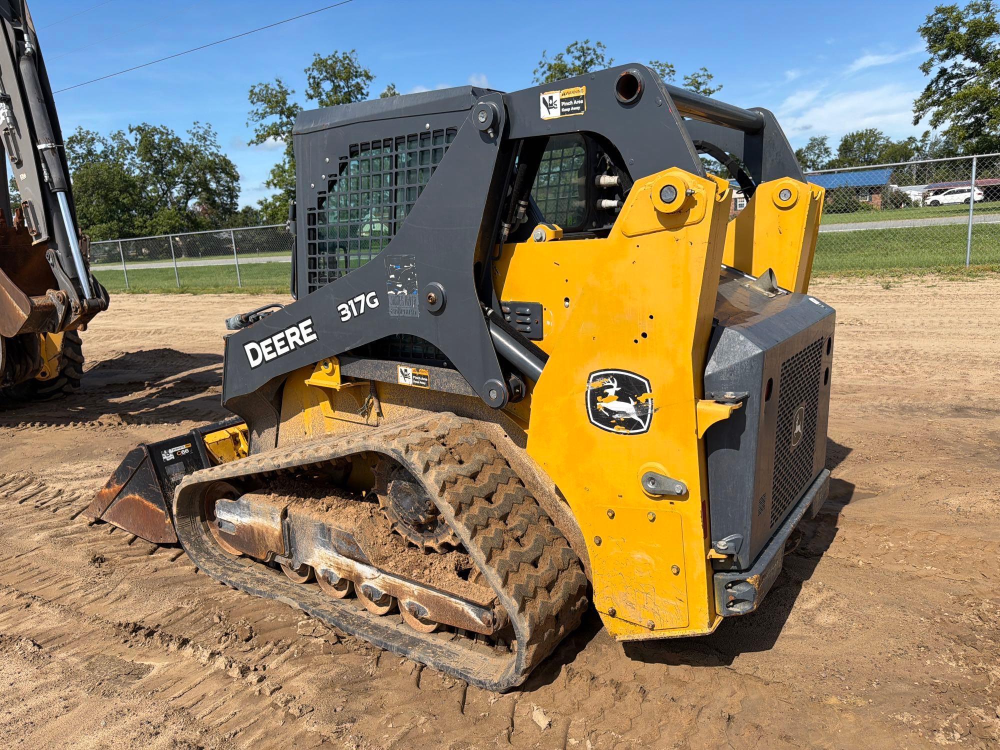 2019 John Deere 317G
