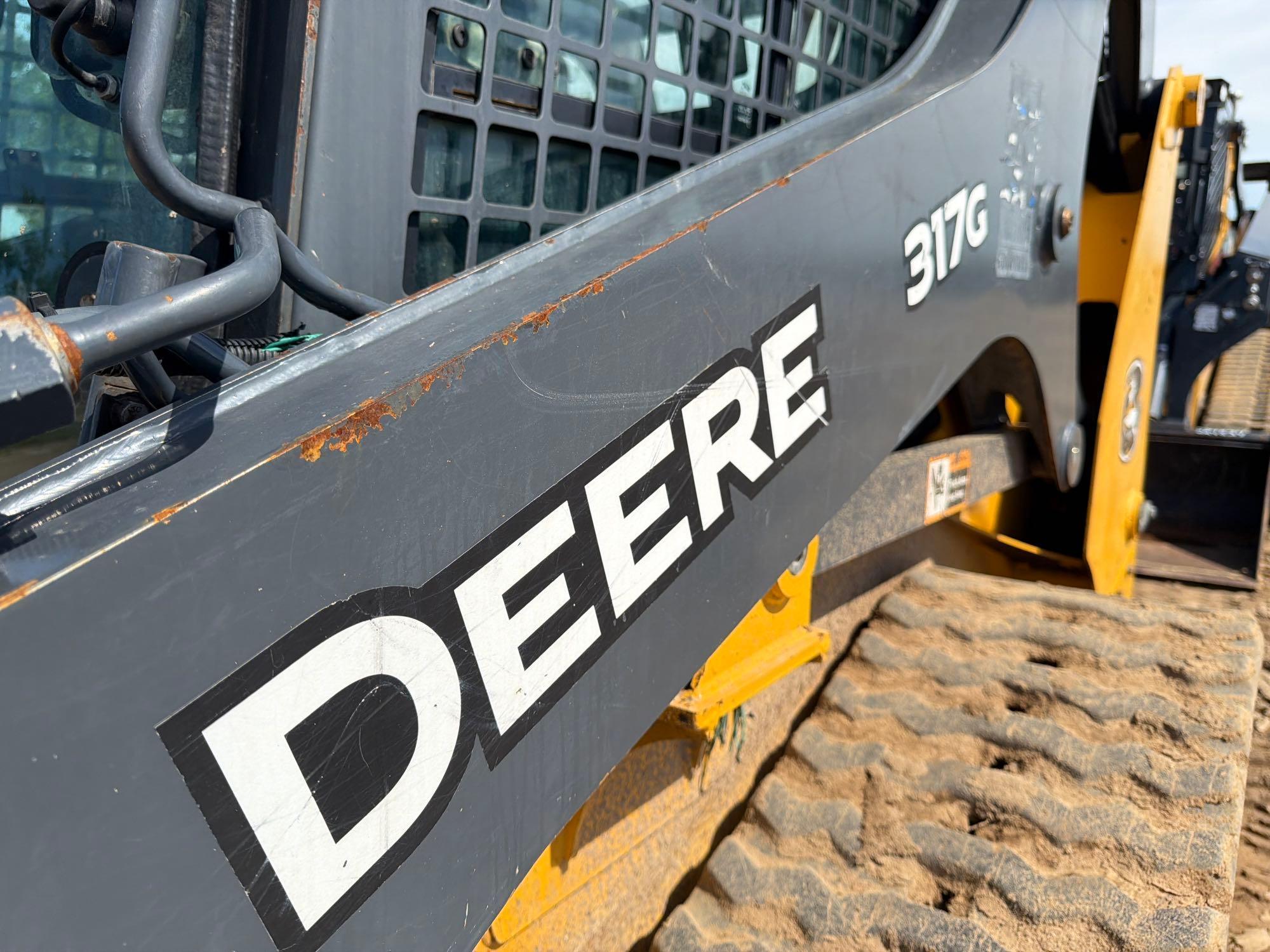 2019 John Deere 317G