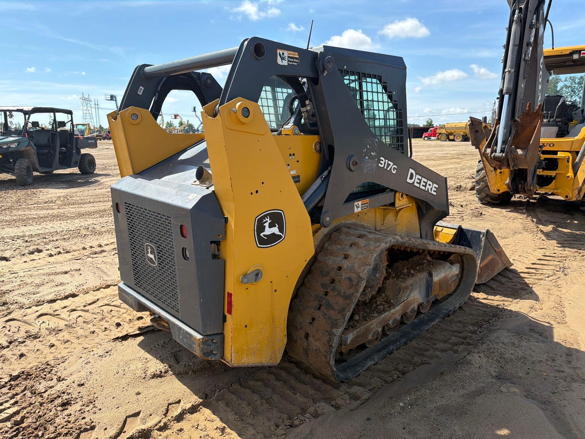 2019 John Deere 317G