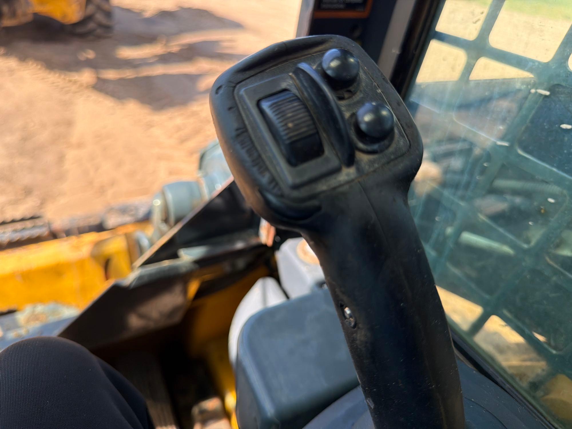 2019 John Deere 317G