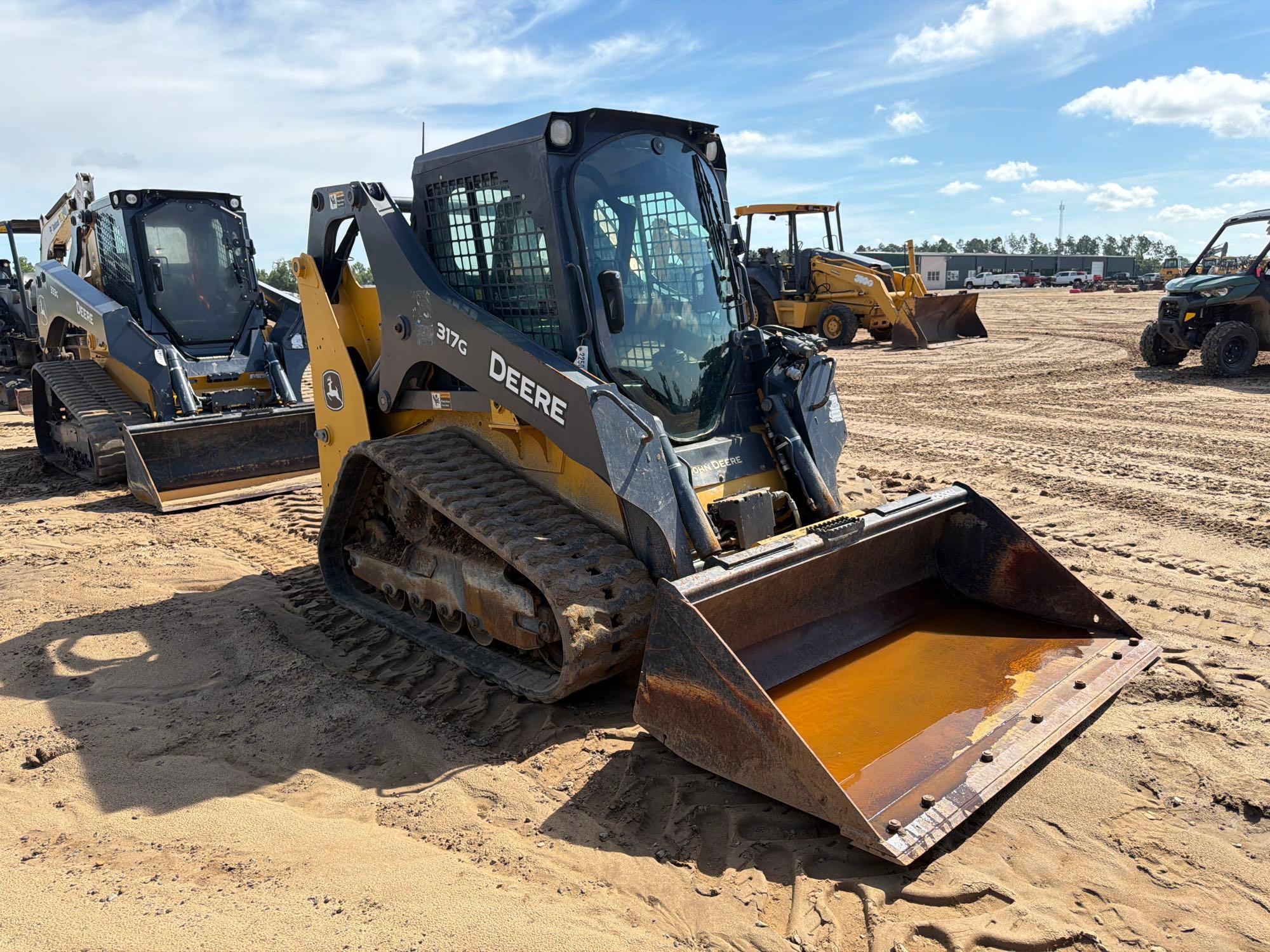 2019 John Deere 317G