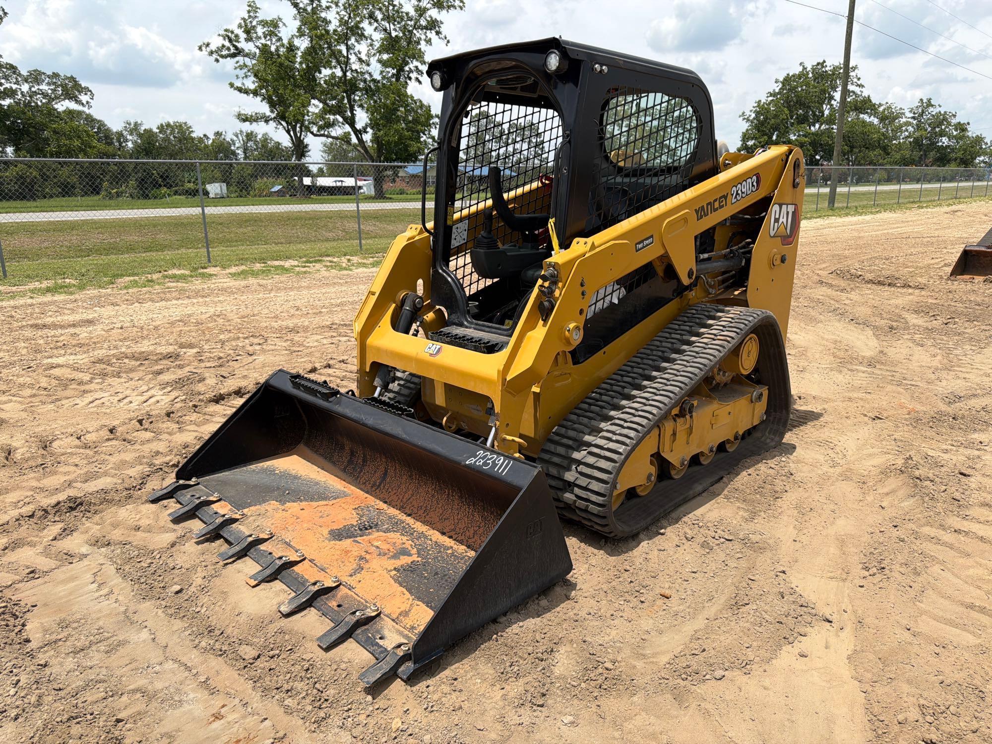 2025 Caterpillar 239D