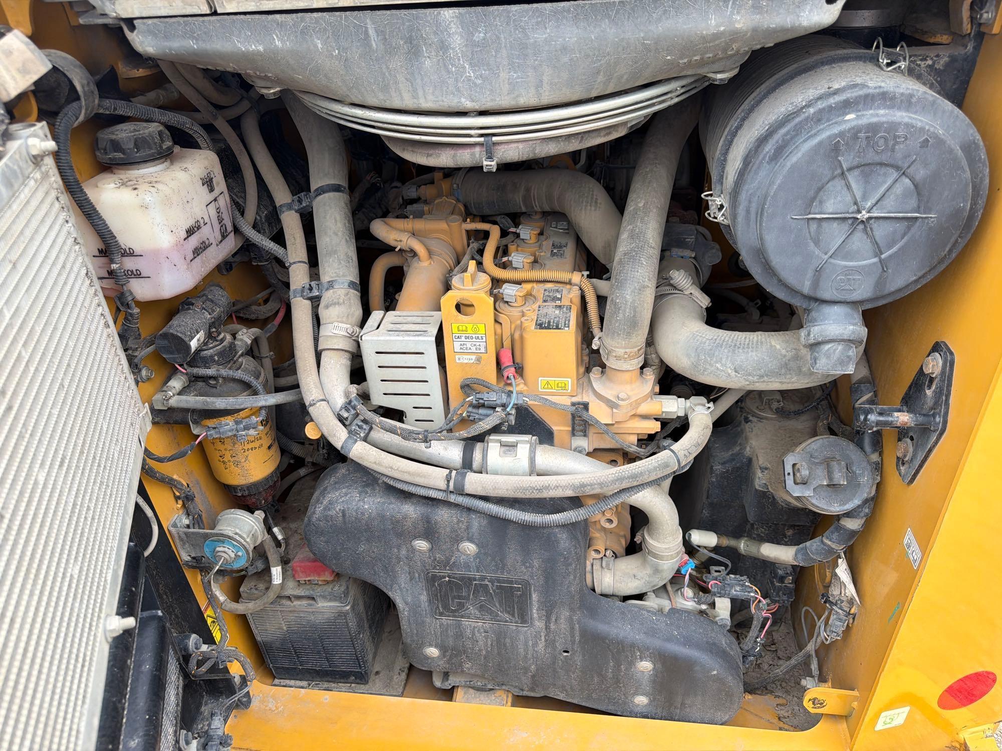 2022 Caterpillar 262