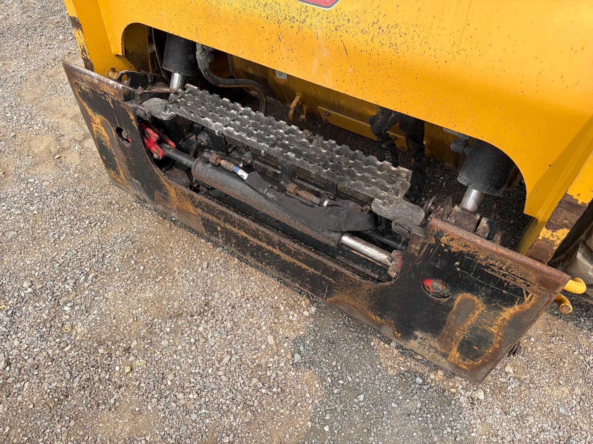 2022 Caterpillar 262