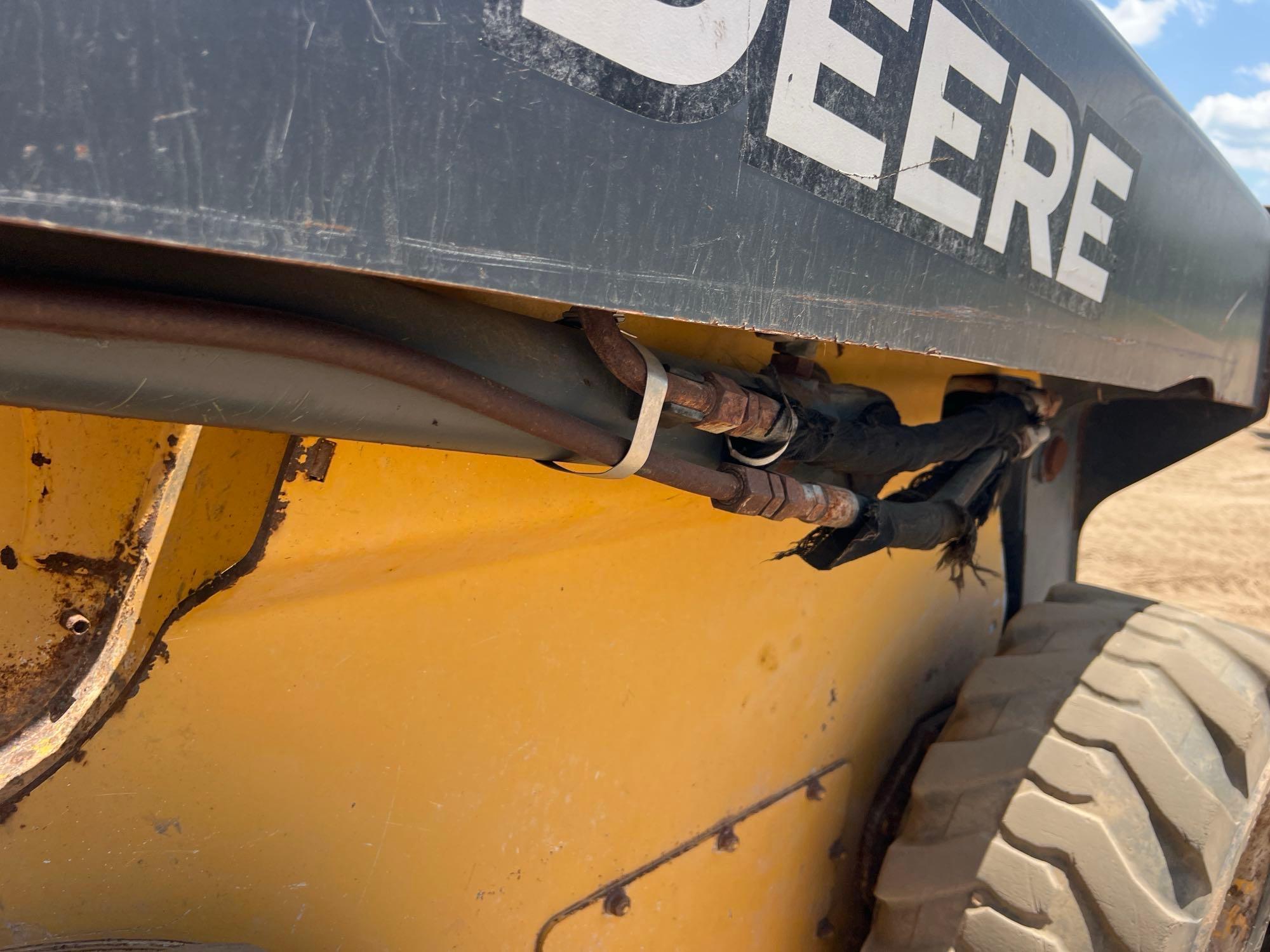2015 John Deere 328E