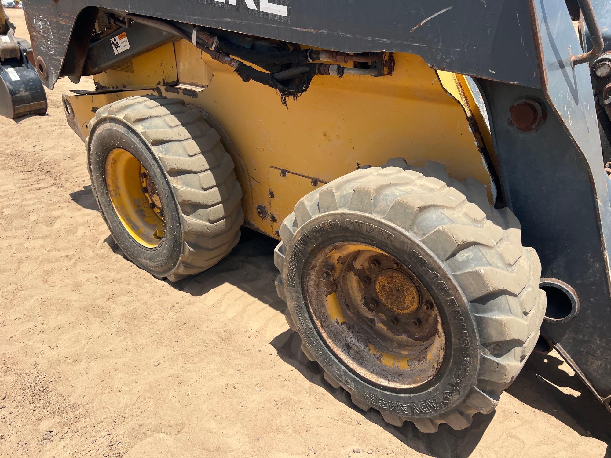 2015 John Deere 328E