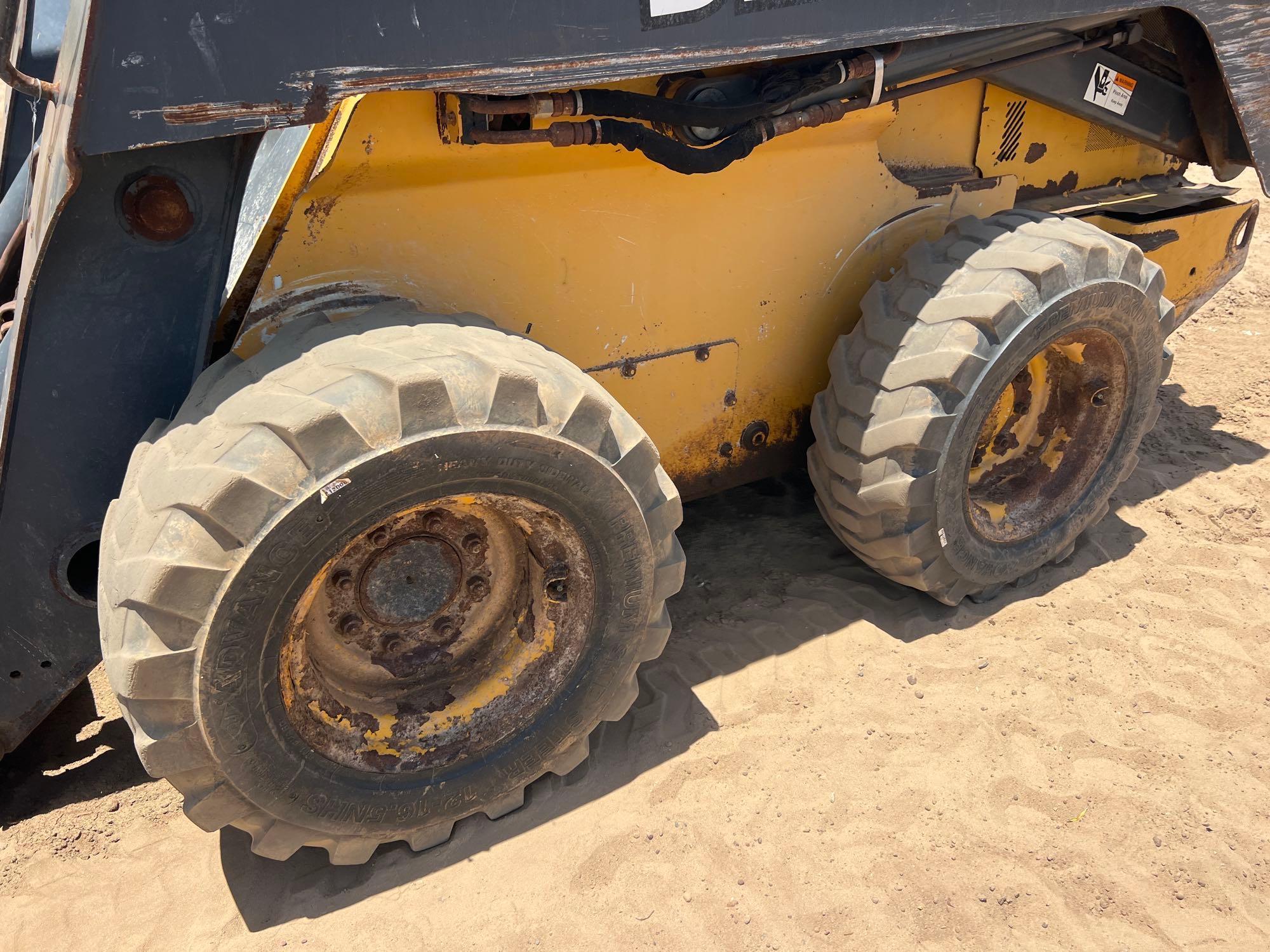 2015 John Deere 328E