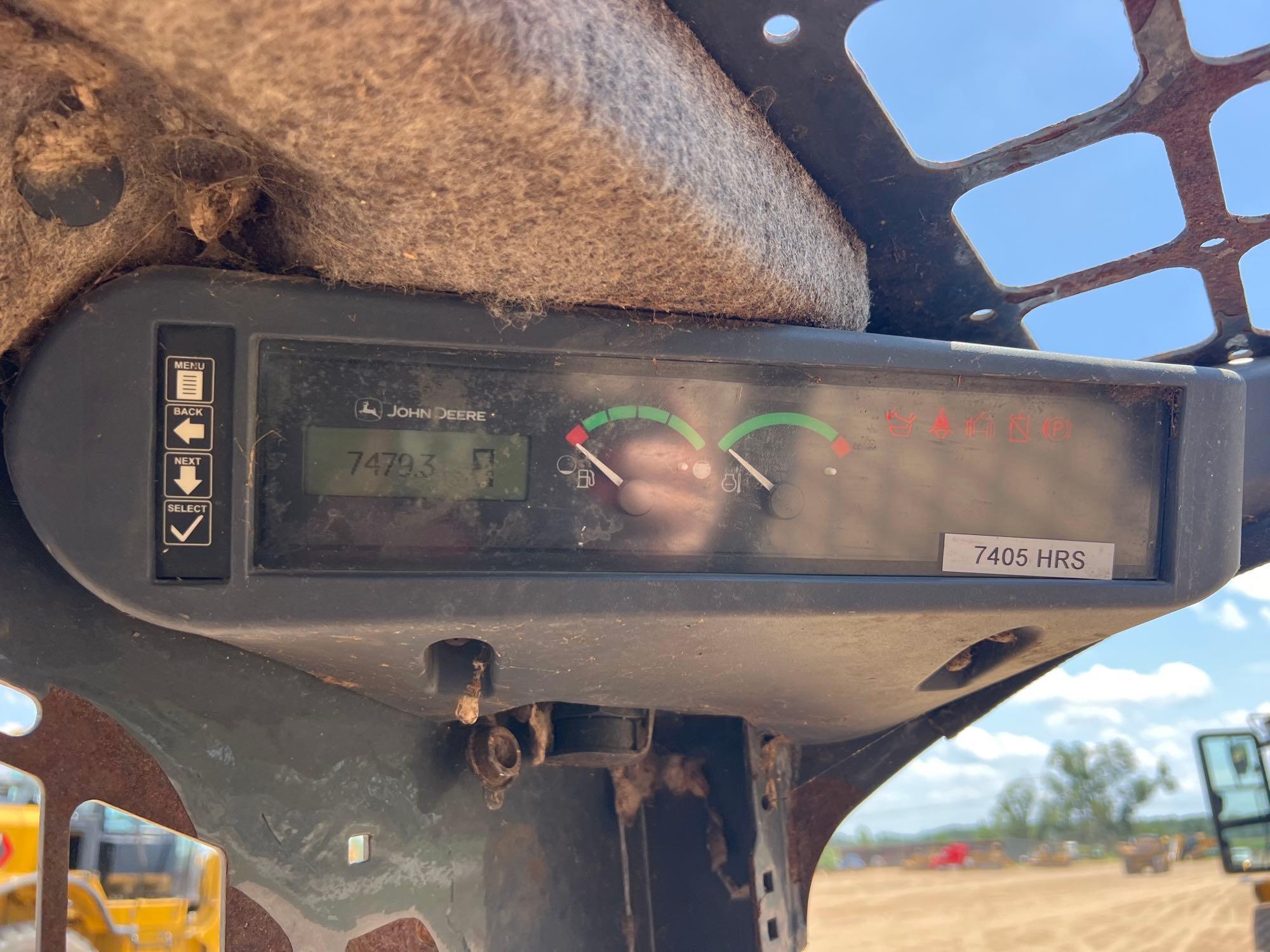 2015 John Deere 328E