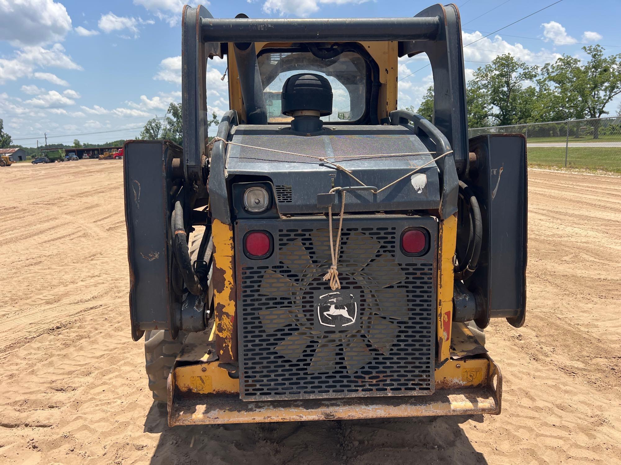 2015 John Deere 328E