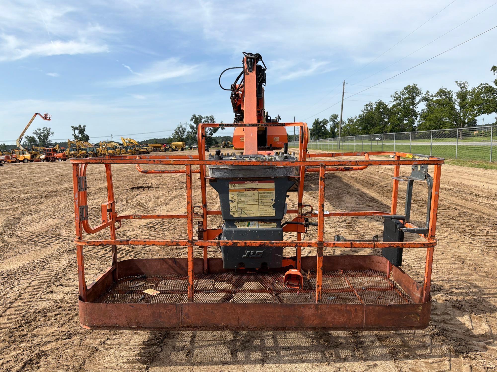 2021 JLG 1200SJP