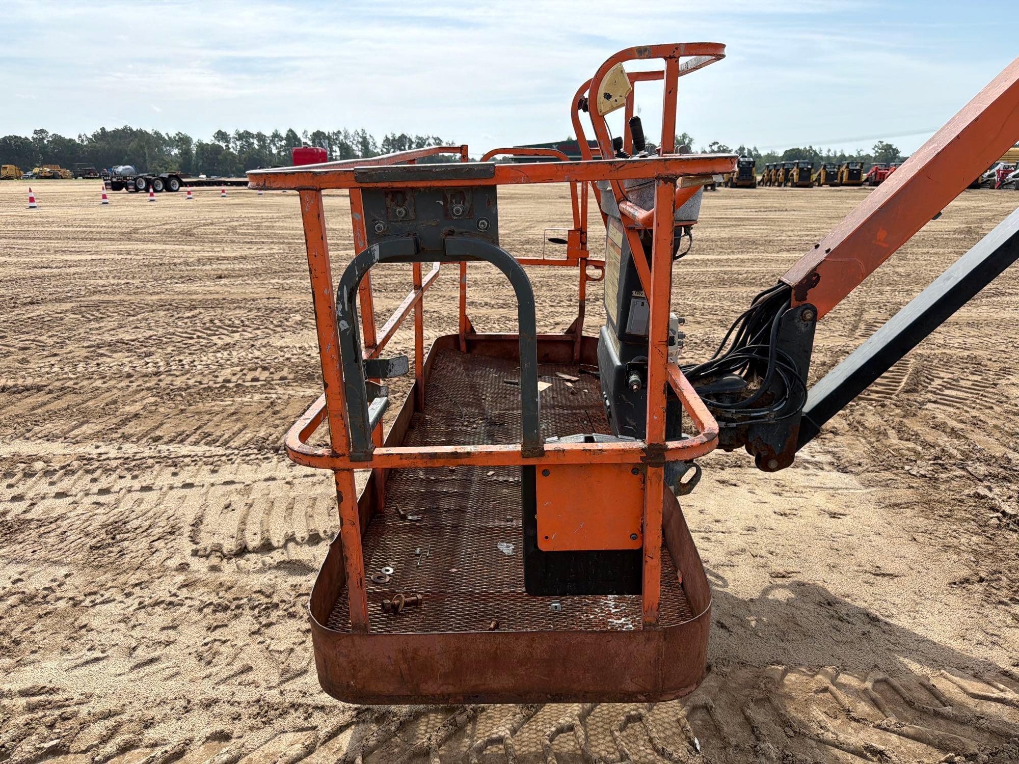 2021 JLG 1200SJP