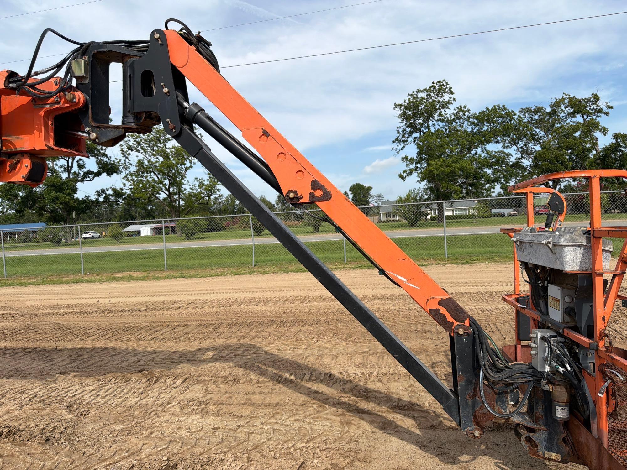 2021 JLG 1200SJP