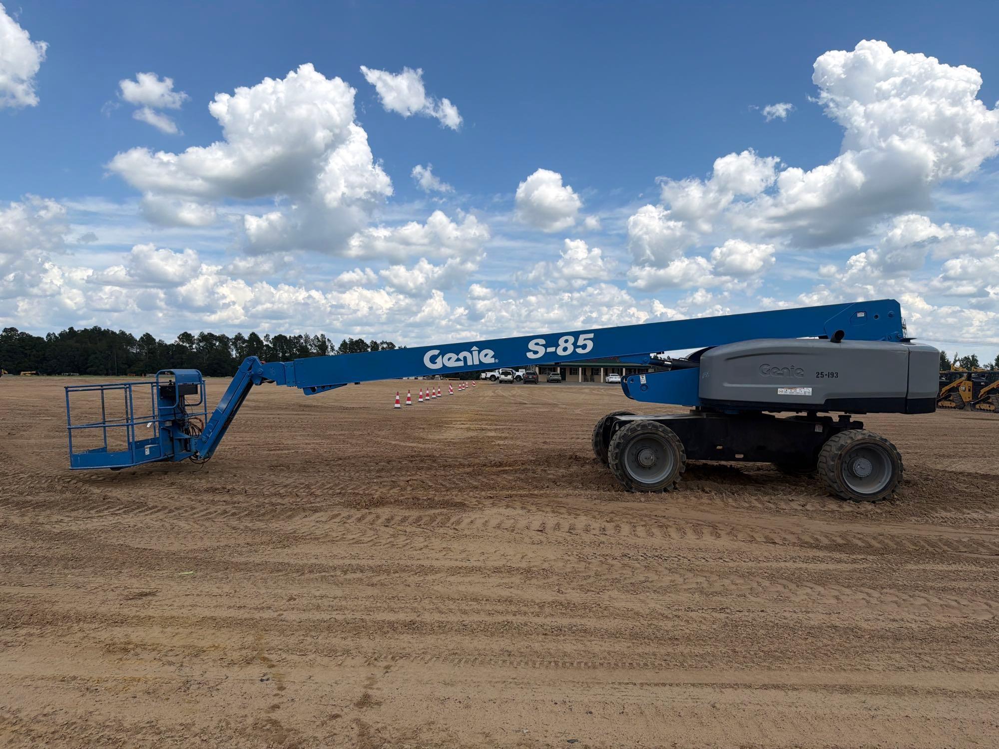 2014 Genie S-85