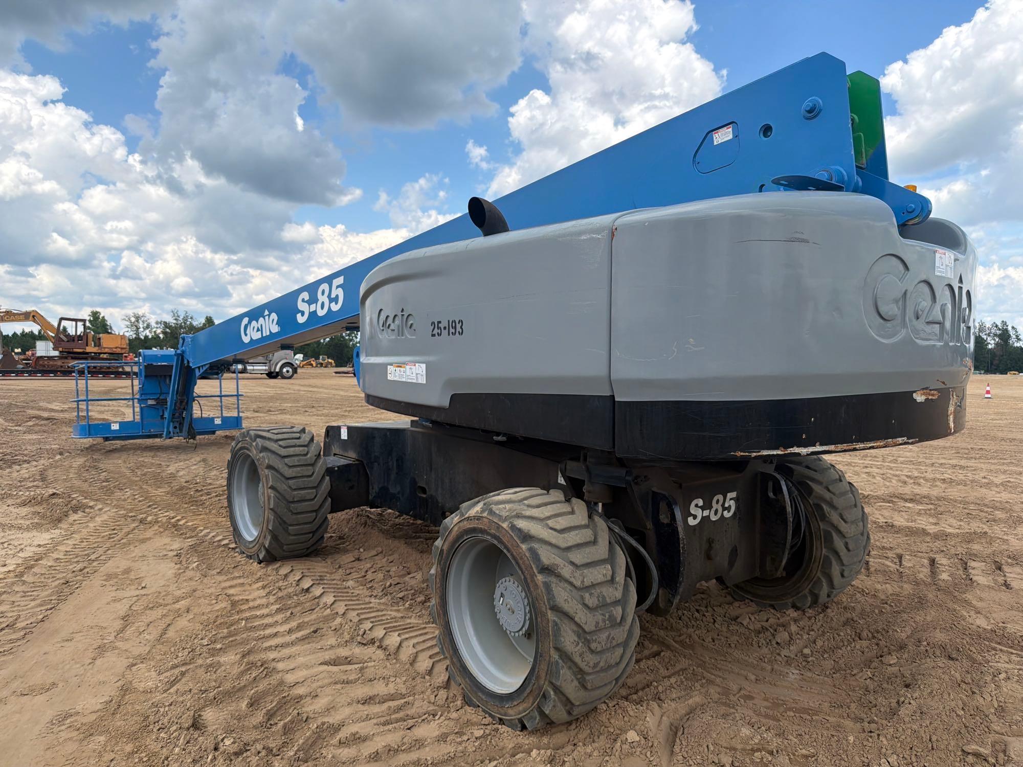 2014 Genie S-85