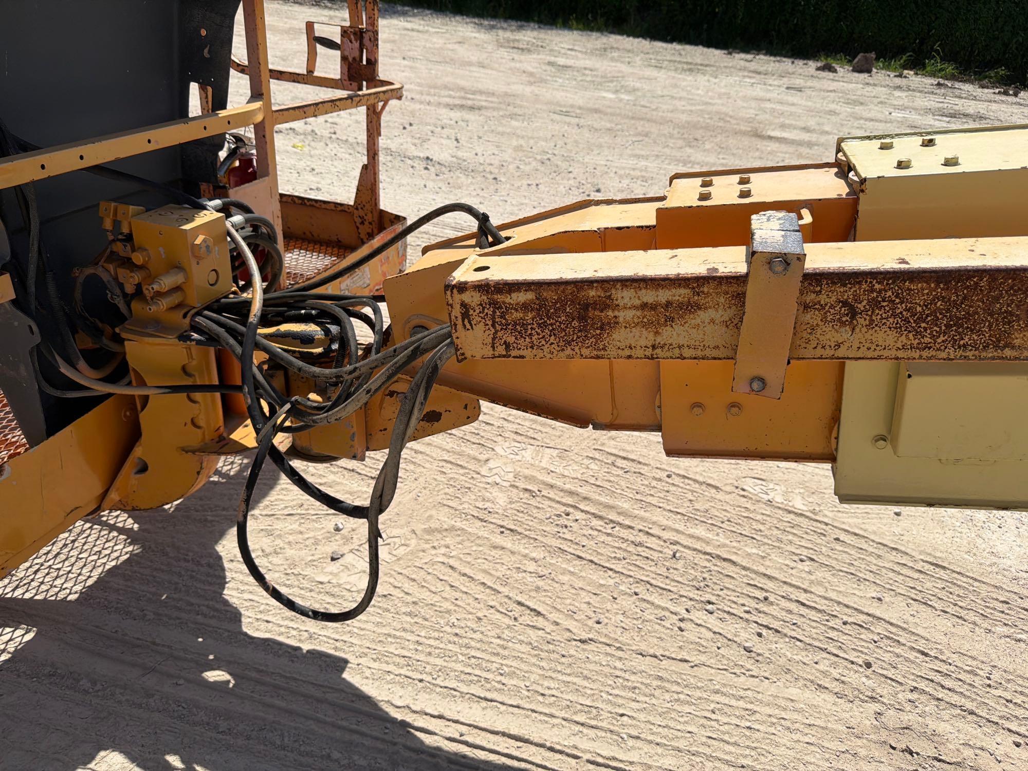 2007 JLG 800S