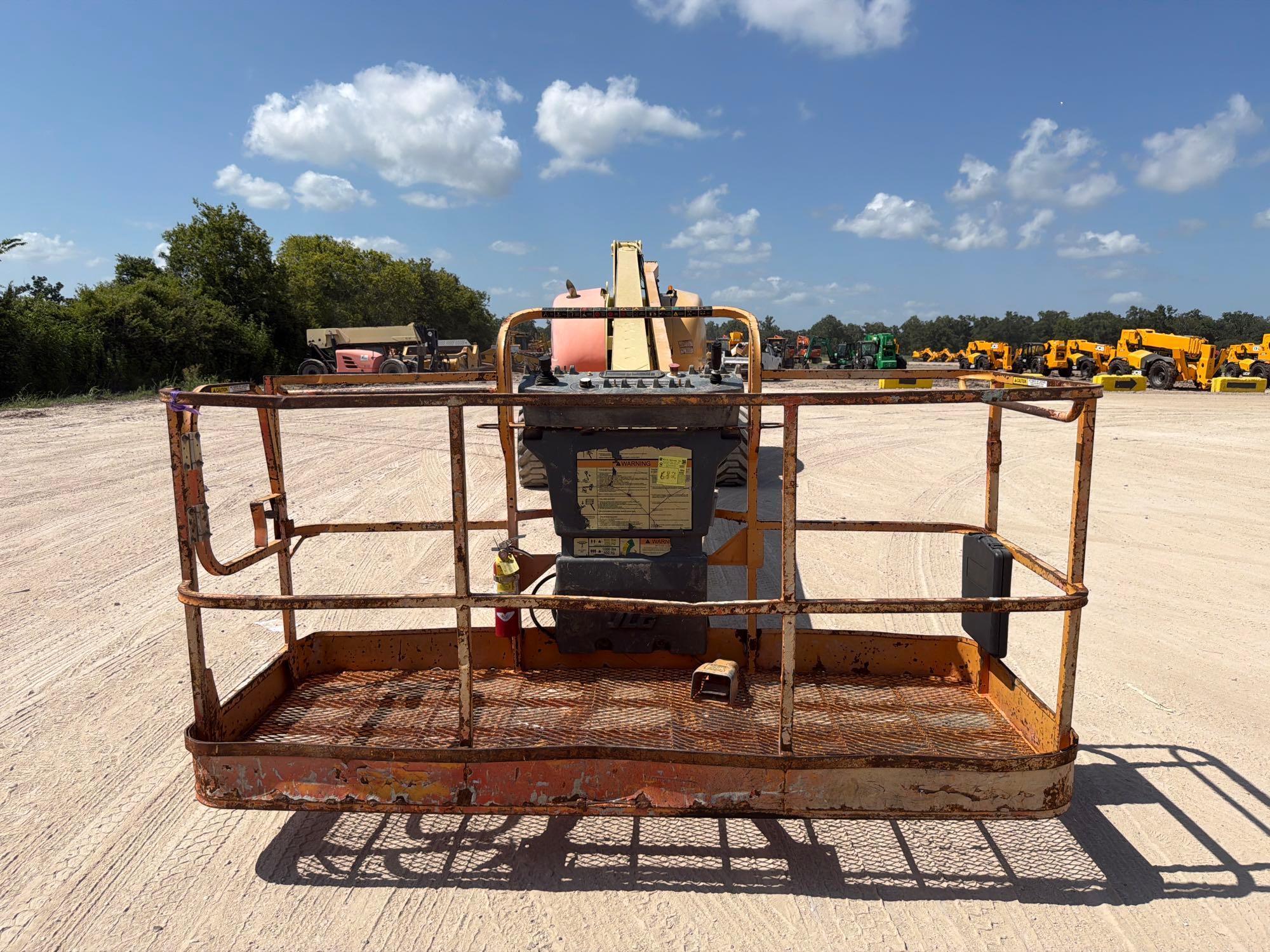 2007 JLG 800S