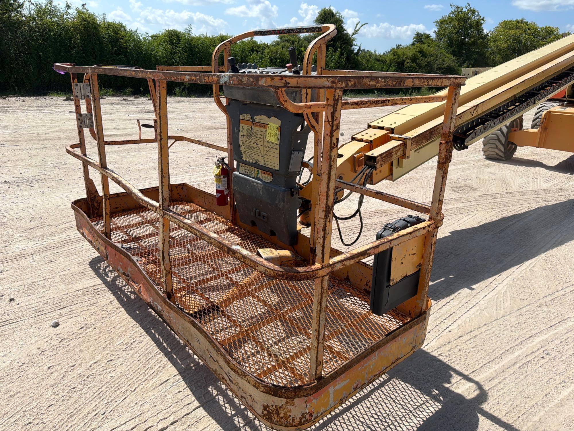 2007 JLG 800S