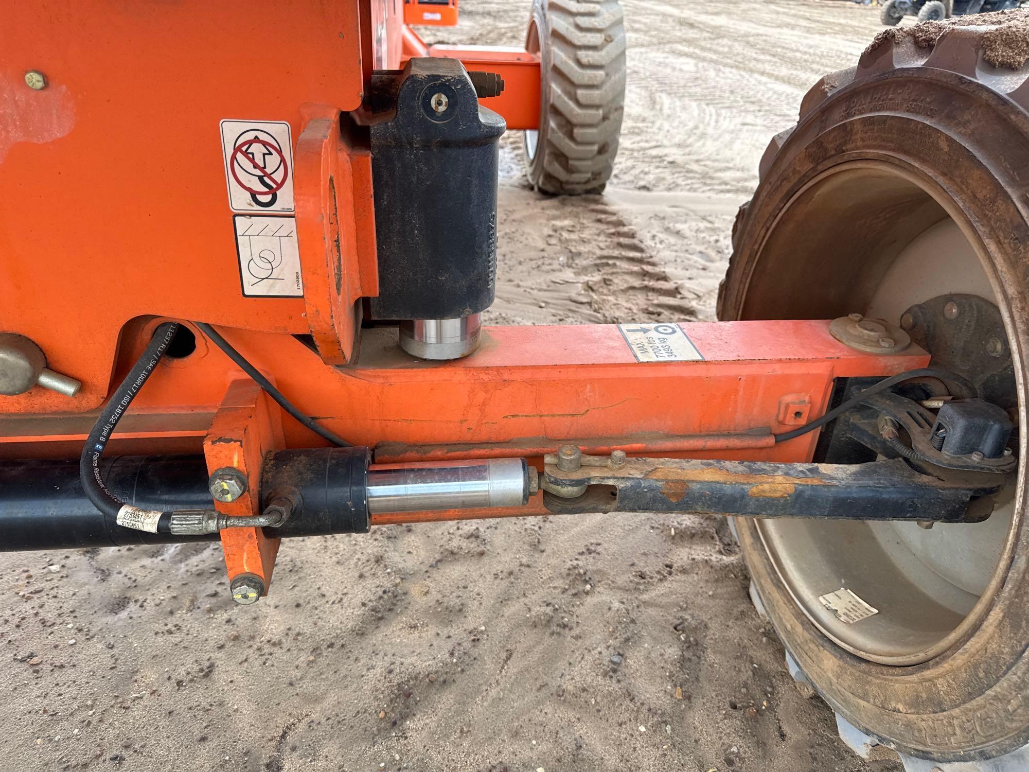 2018 JLG M600JP