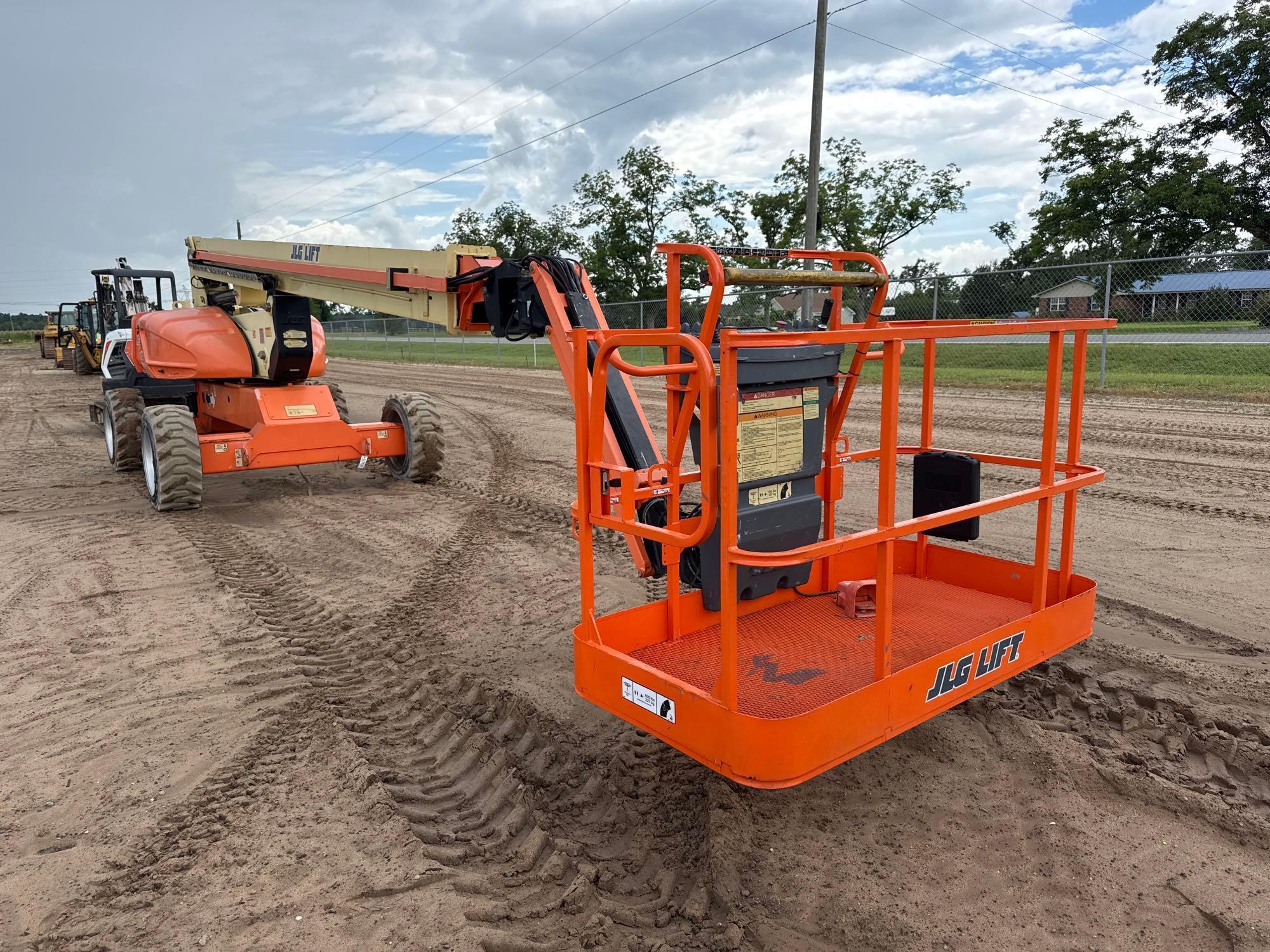 2018 JLG M600JP