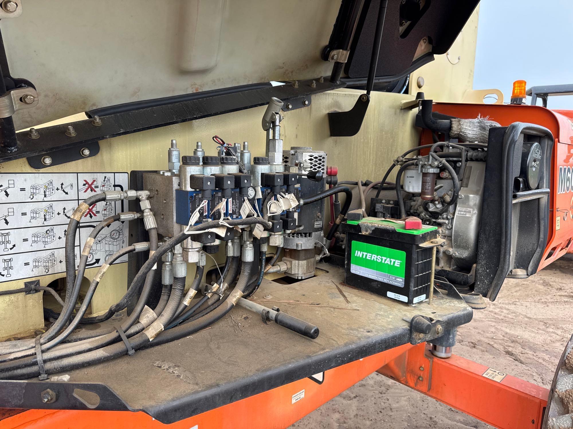 2018 JLG M600JP