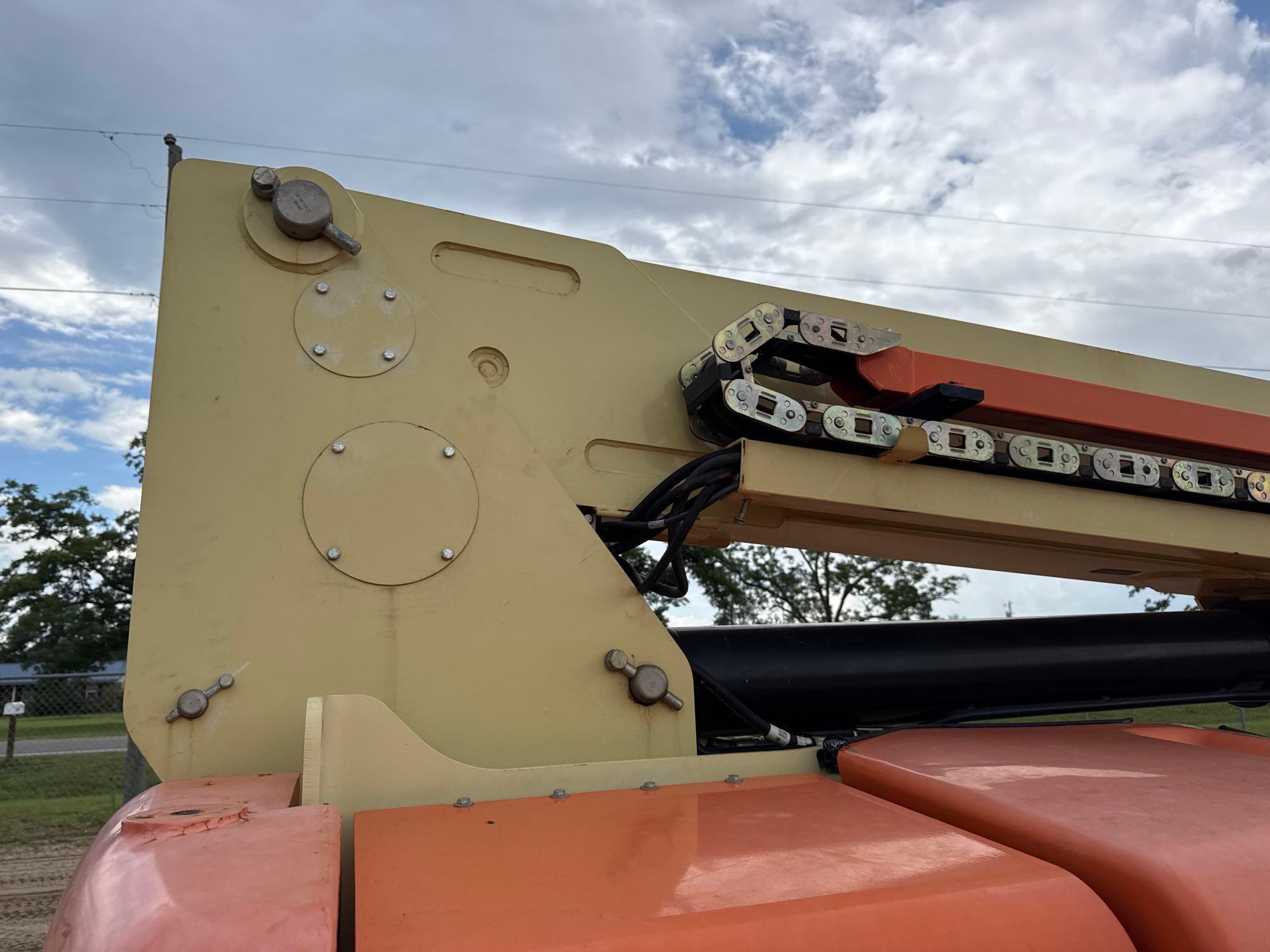 2018 JLG M600JP