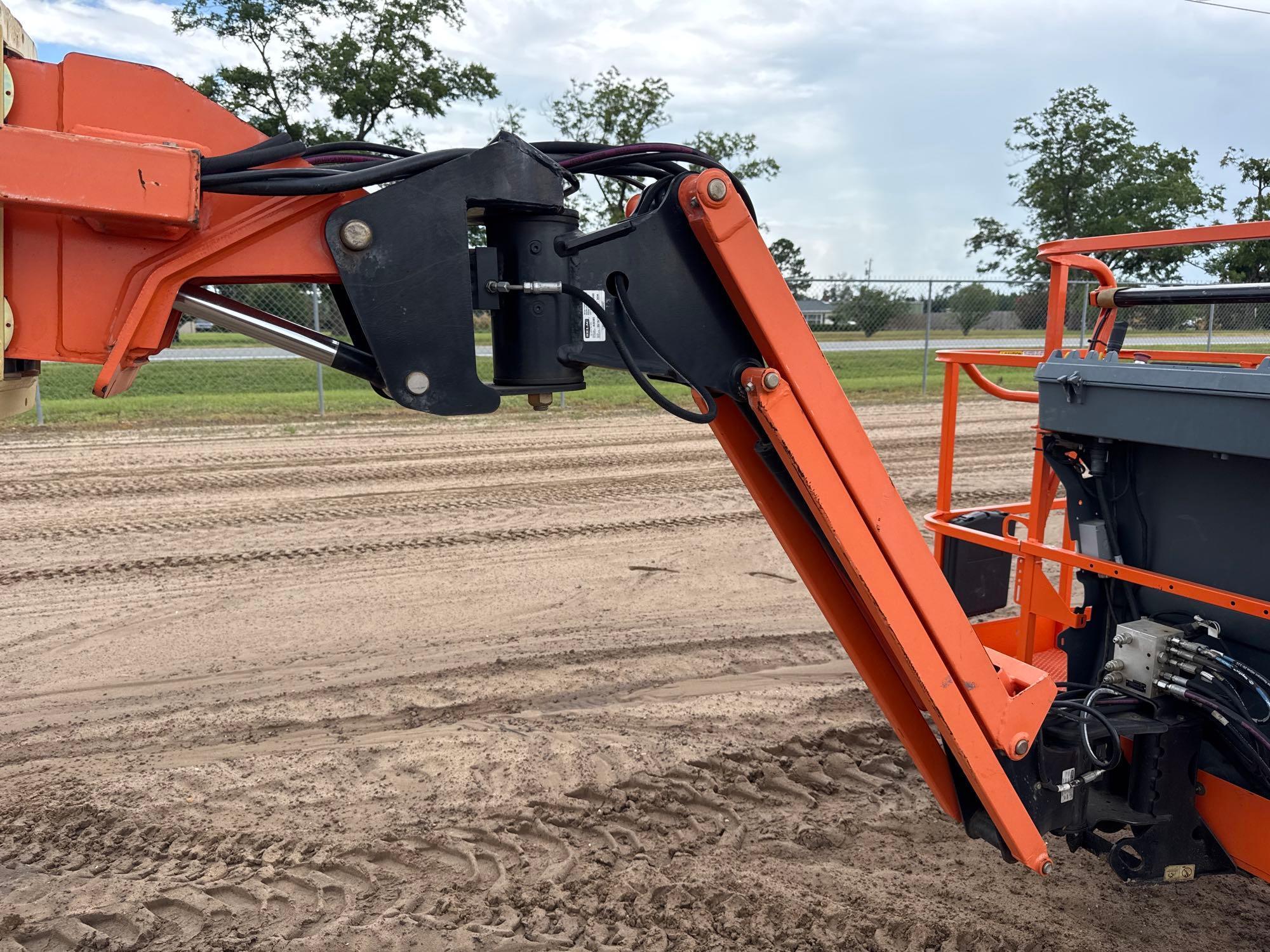 2018 JLG M600JP
