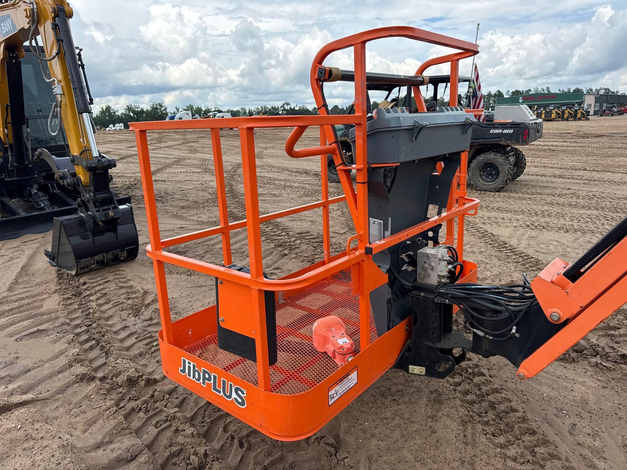 2018 JLG M600JP