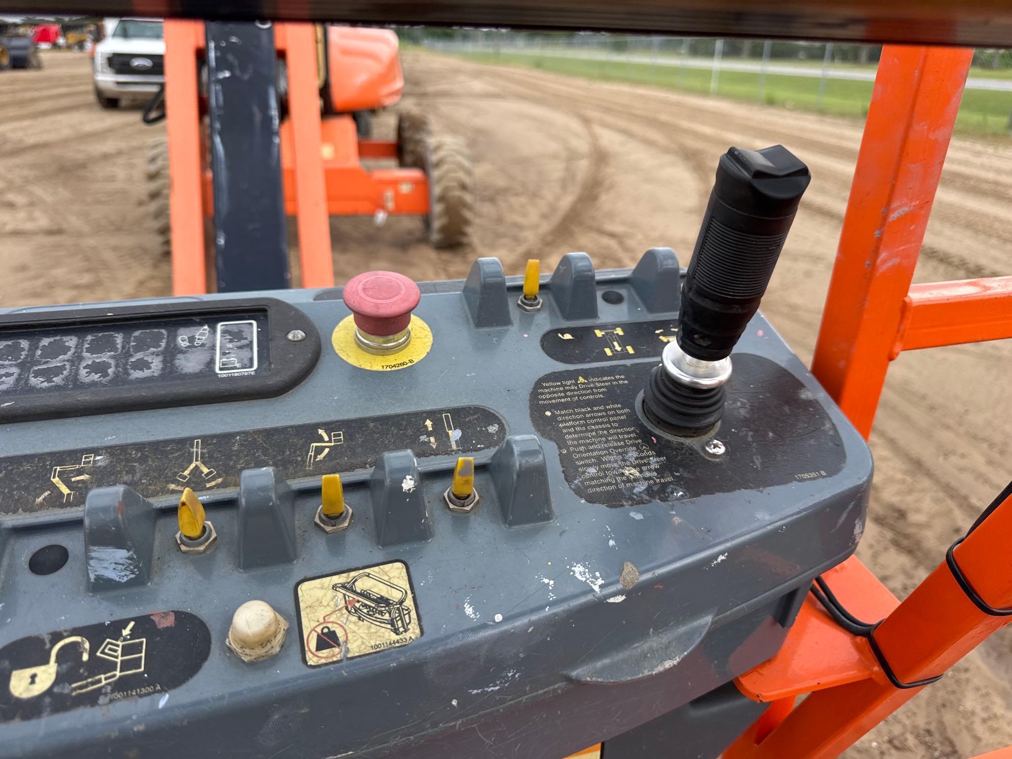 2018 JLG M600JP