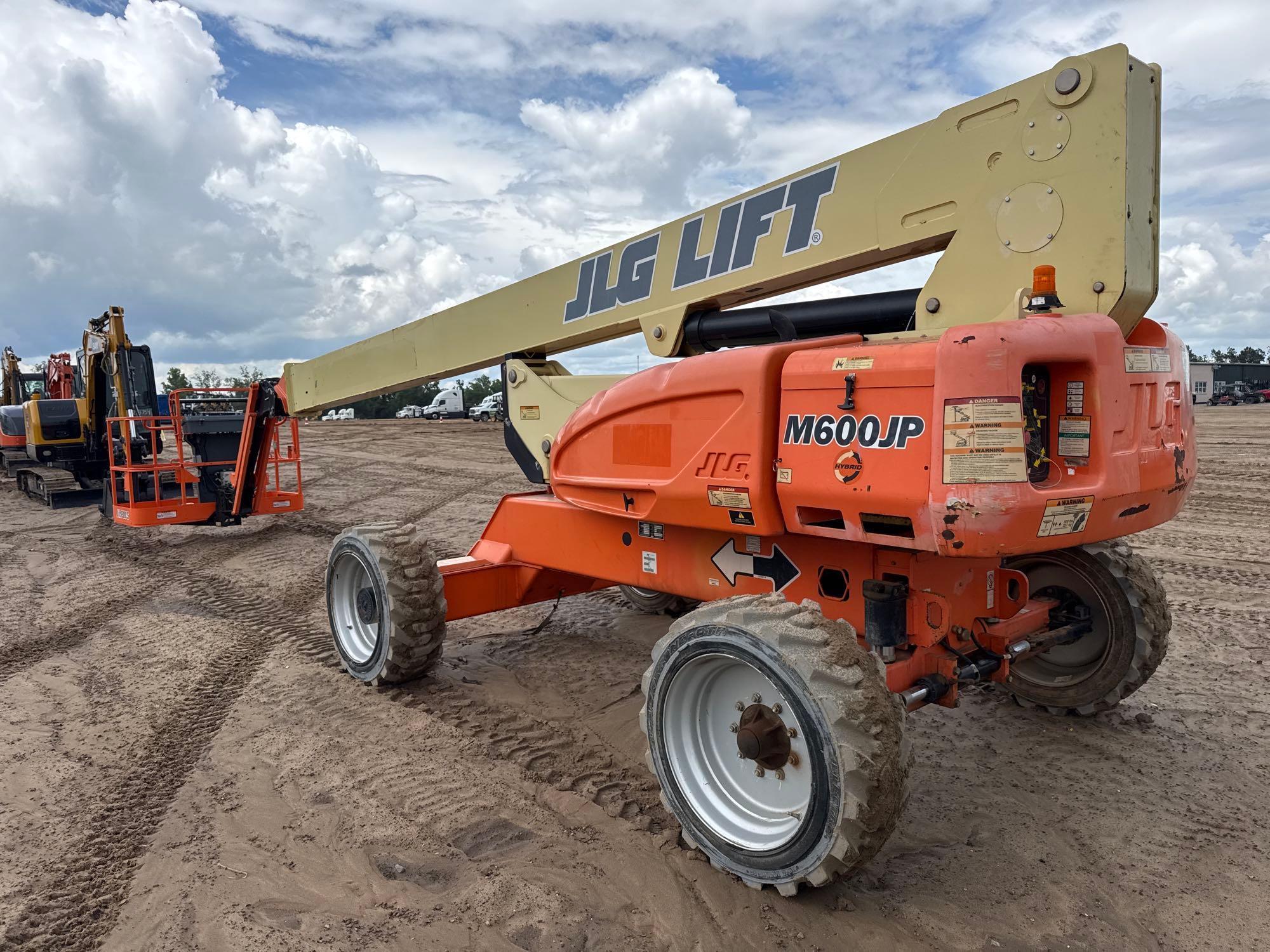 2018 JLG M600JP