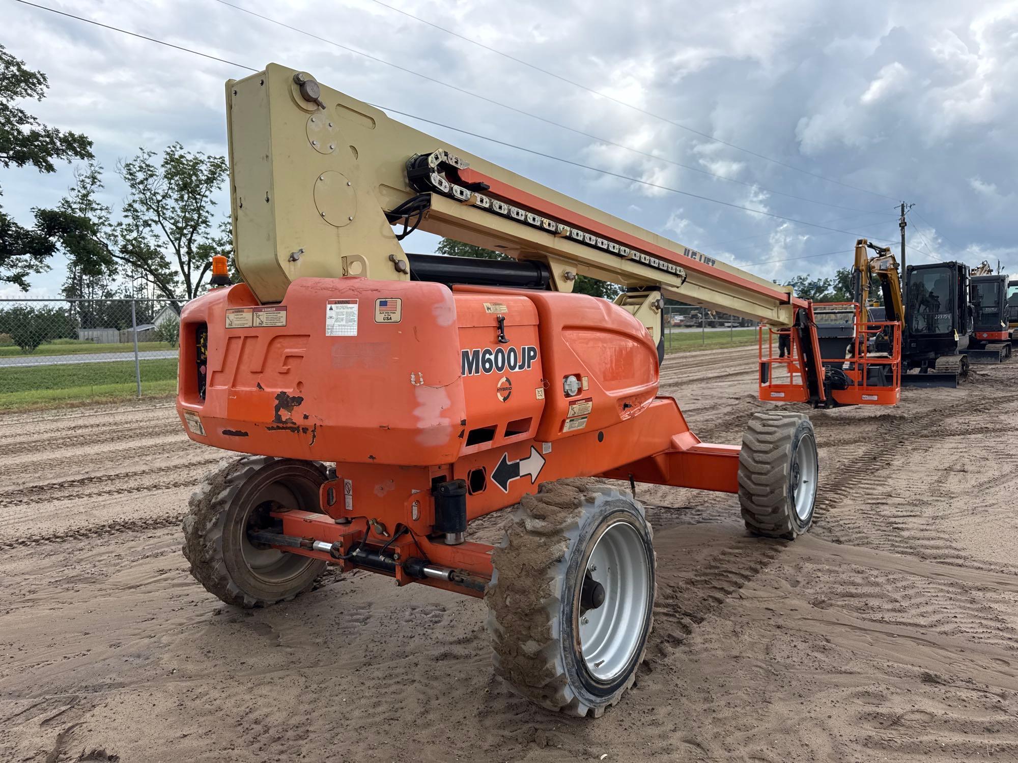 2018 JLG M600JP