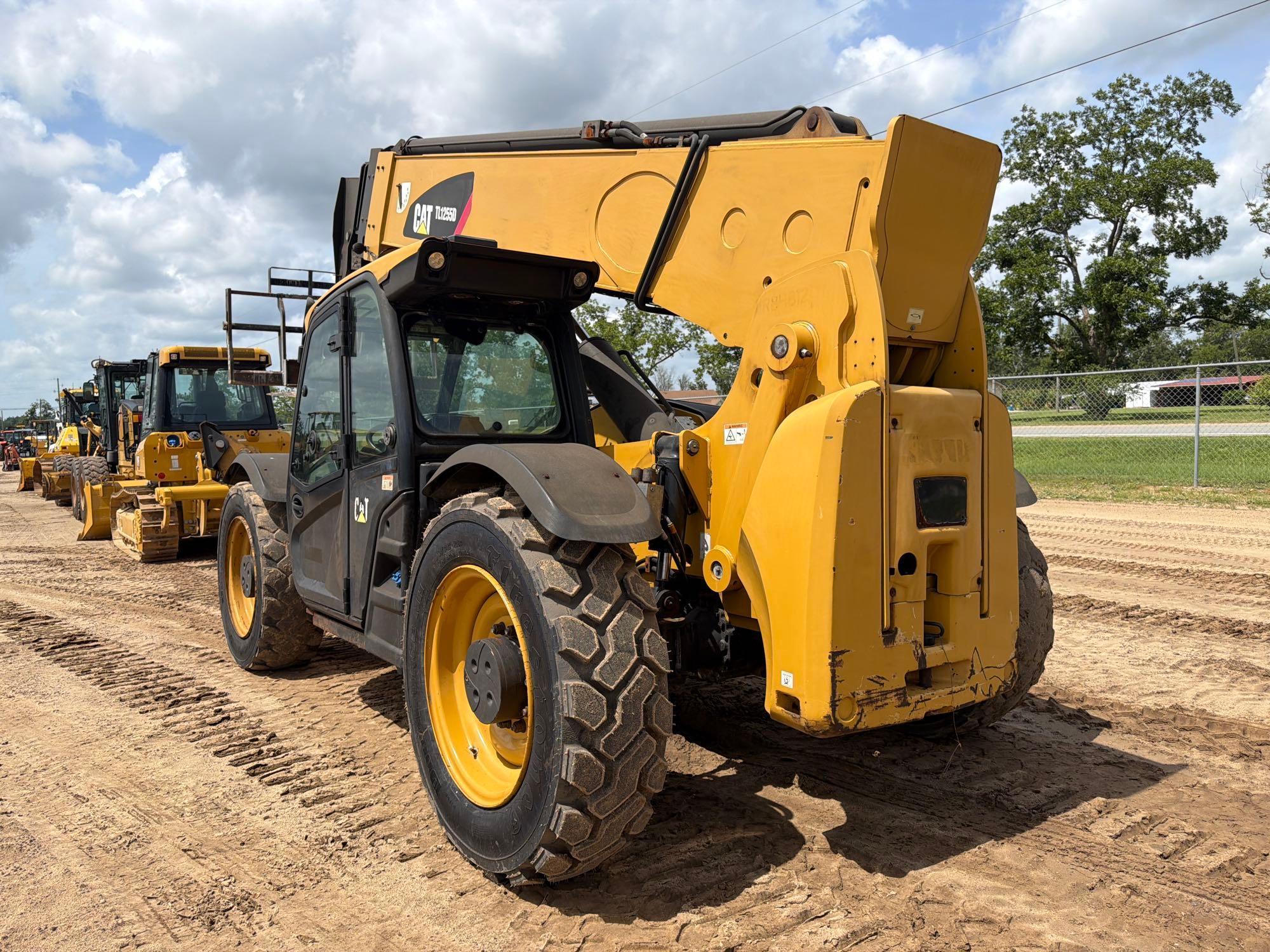 2019 Caterpillar TL1255