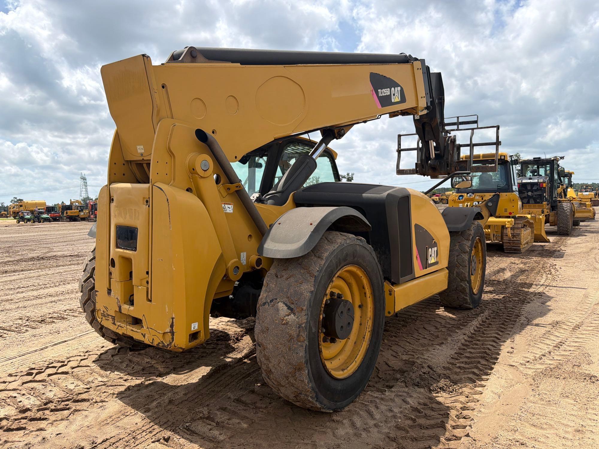 2019 Caterpillar TL1255