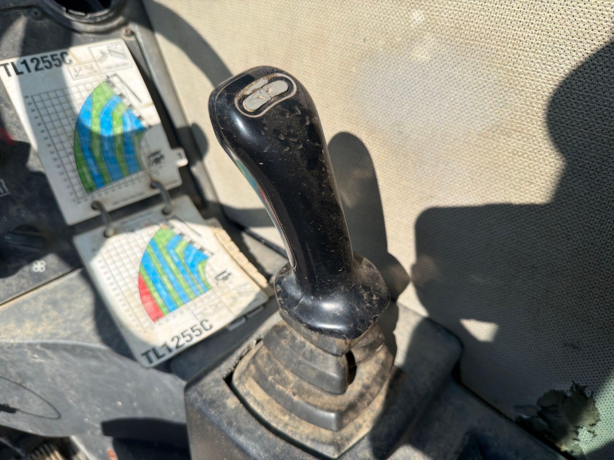 2012 Caterpillar TL1255C