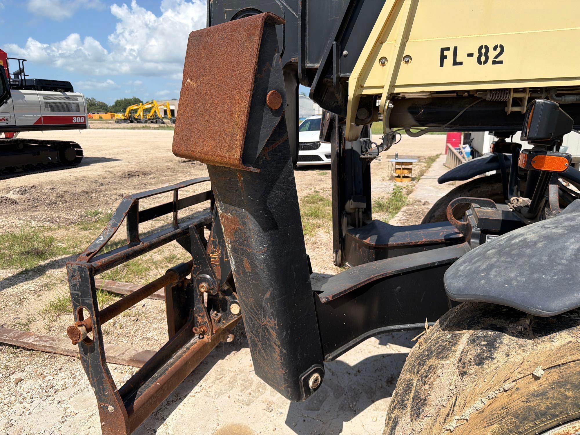 2014 JLG G12-55A