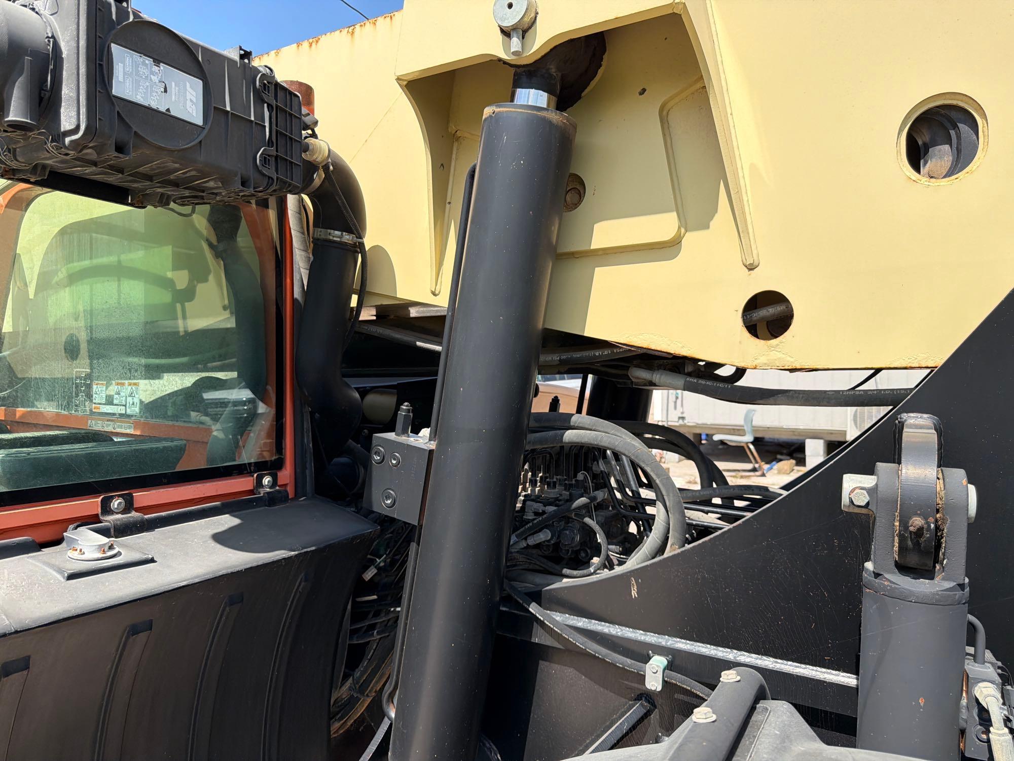 2014 JLG G12-55A