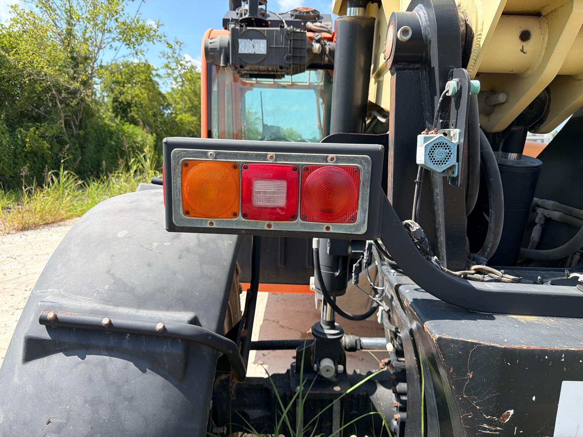 2014 JLG G12-55A